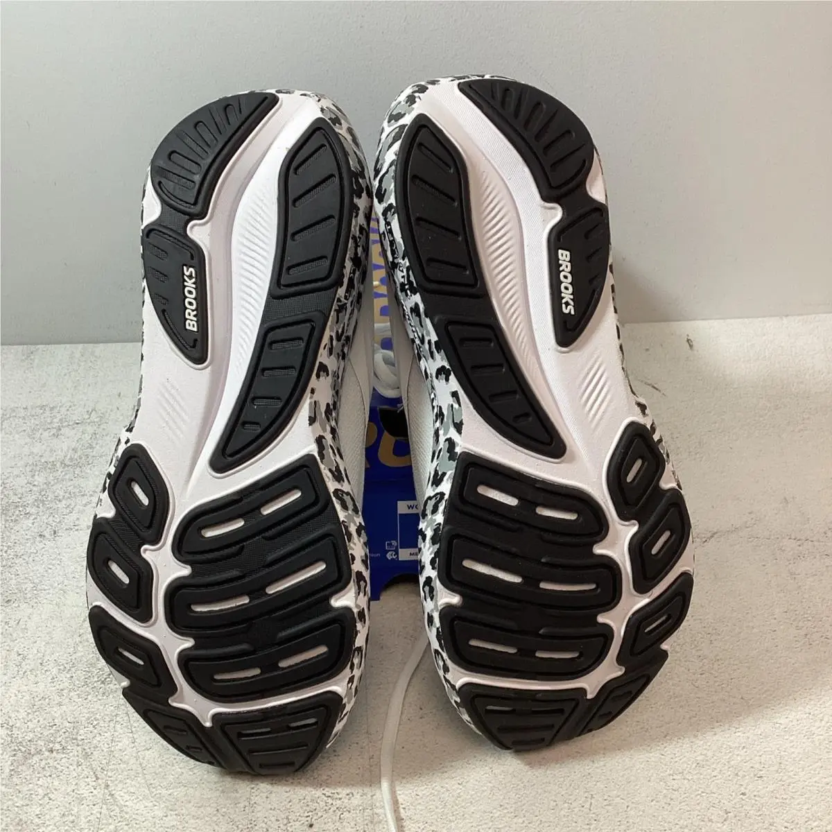 Brooks shoes - Brooks Revel - Revel - 120489 1B 132 - White, Gray, Black (UPC: 195394911640) 6