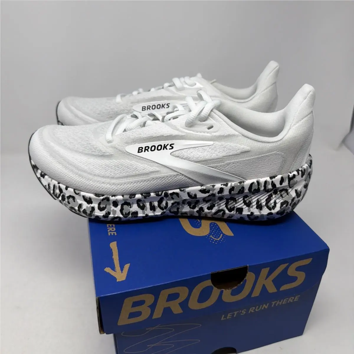 Brooks shoes - Brooks Revel 9 - Revel - 120489 1B 132 - White 2