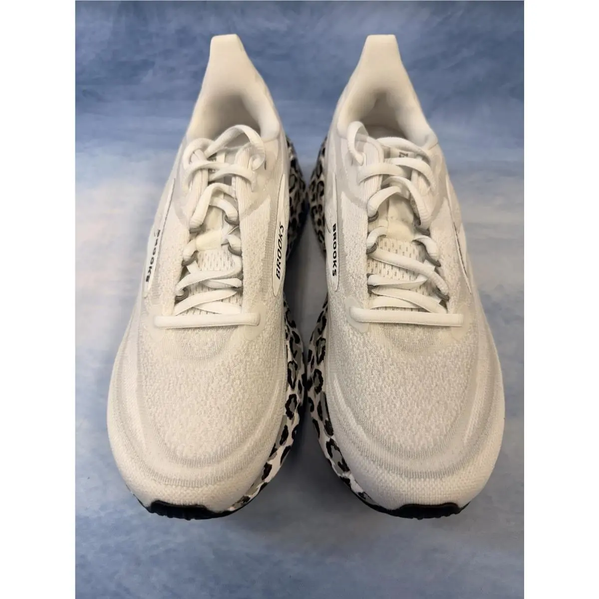 Brooks shoes - Brooks Revel 7 - Revel - 120489 1B 132 - White 1