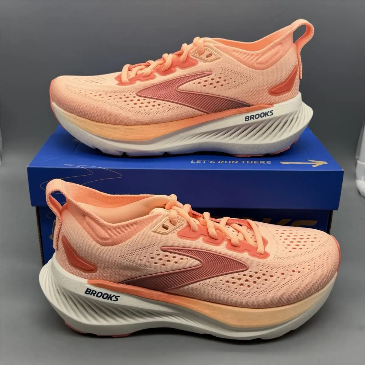 Brooks Glycerin 23 Women’s 6 B Running Shoes Athletic Gym Walking Coral Peach