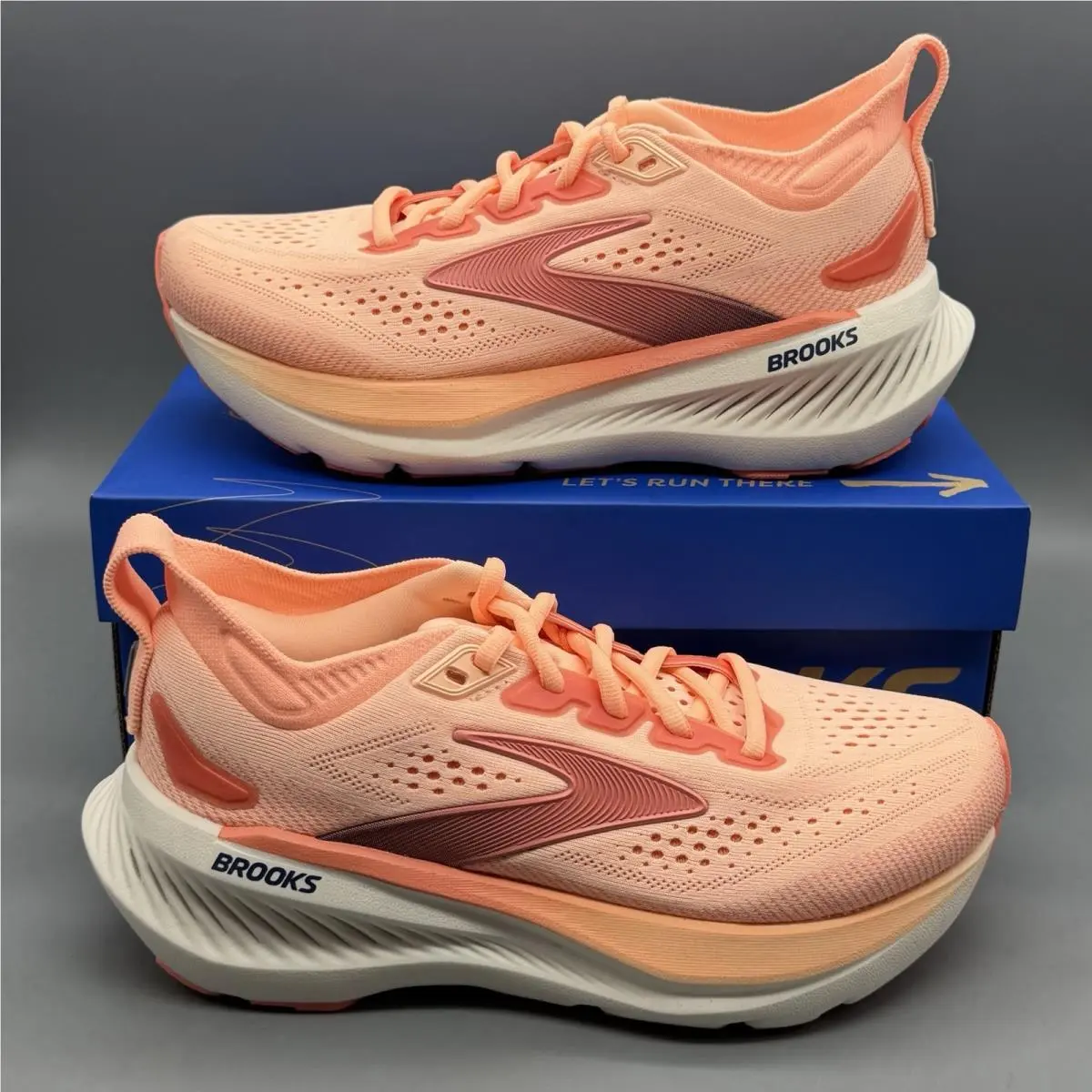 Brooks Glycerin 23 Women’s 5 B Running Shoes Athletic Gym Walking Coral Peach