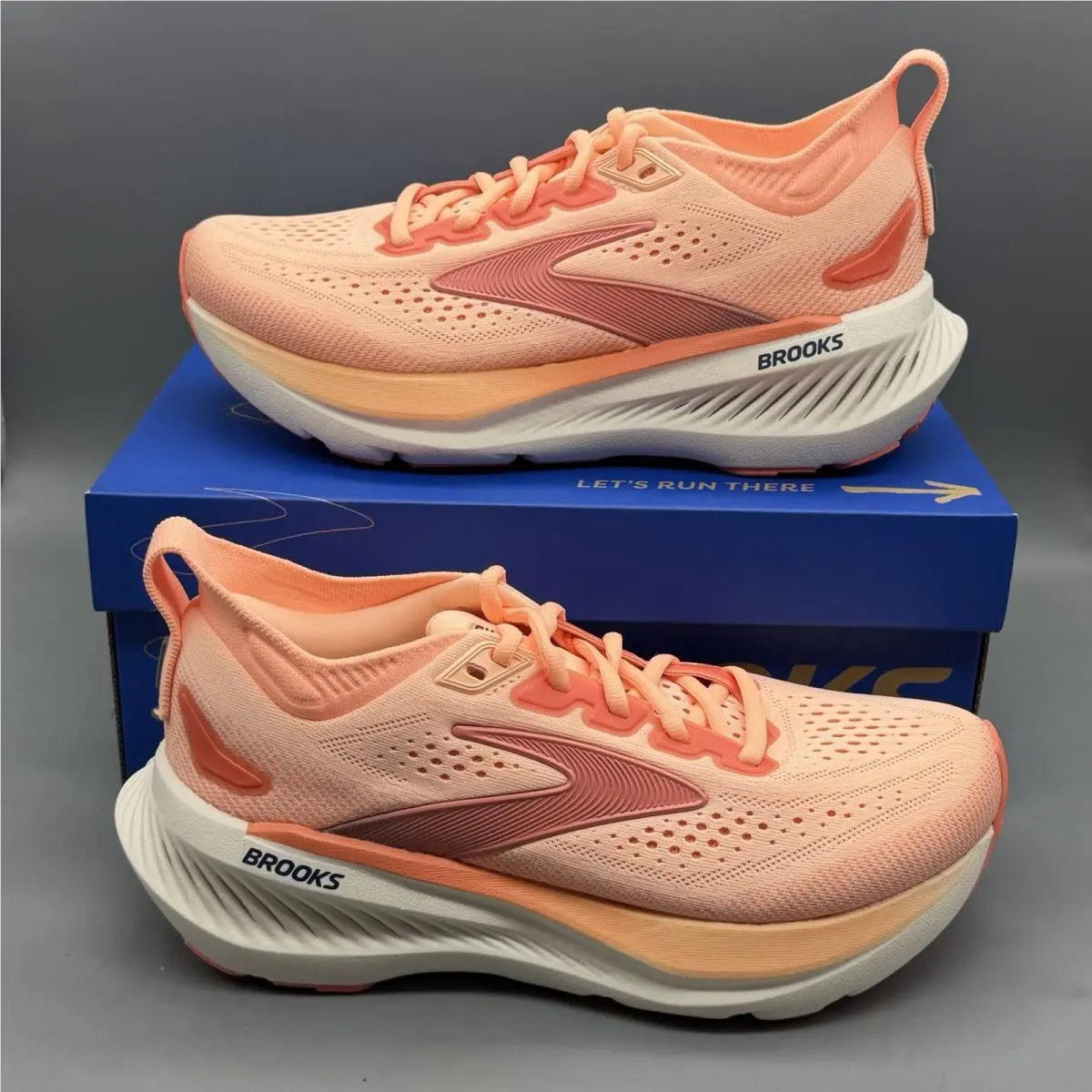Brooks Glycerin 23 Women’s 6 B Running Shoes Athletic Gym Walking Coral Peach