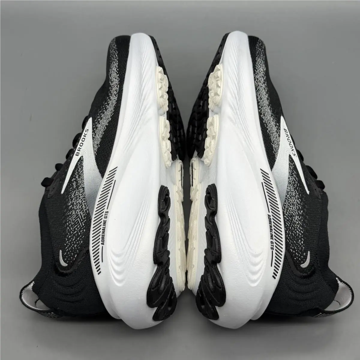 Brooks shoes - Brooks Adrenaline GTS 25 - Adrenaline GTS - 1204432E090 - Black (UPC: 0195394666885) 4