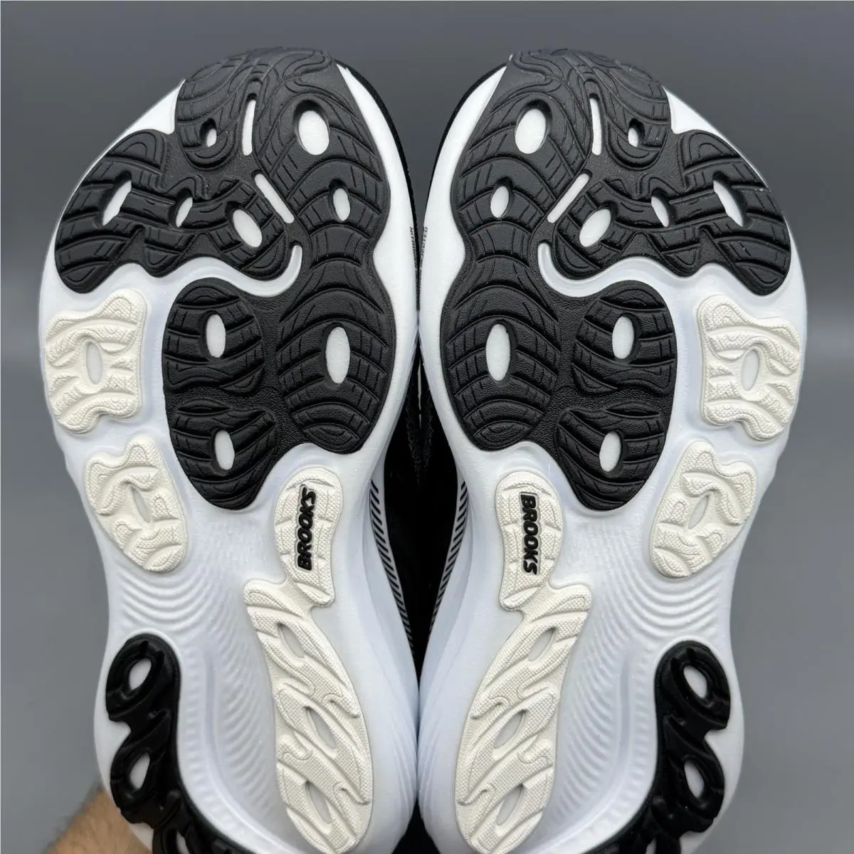 Brooks shoes - Brooks Adrenaline GTS 25 - Adrenaline GTS - 1204432E090 - Black (UPC: 0195394666885) 7