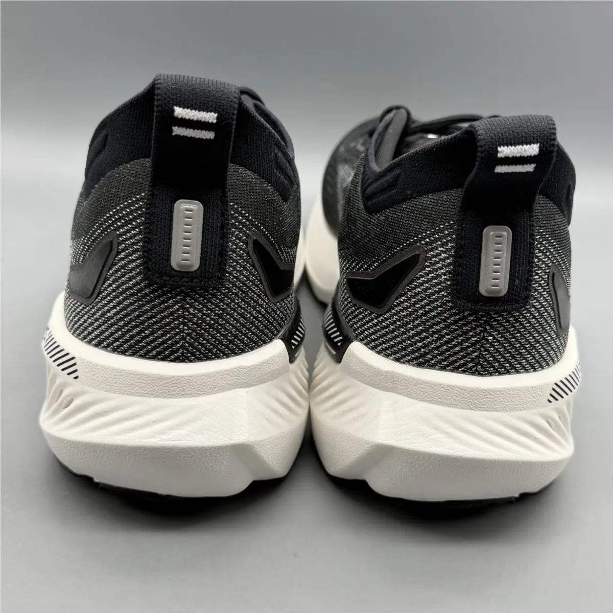 Brooks shoes - Glycerin GTS 23 - Glycerin GTS - 1105031D090 - Black 2