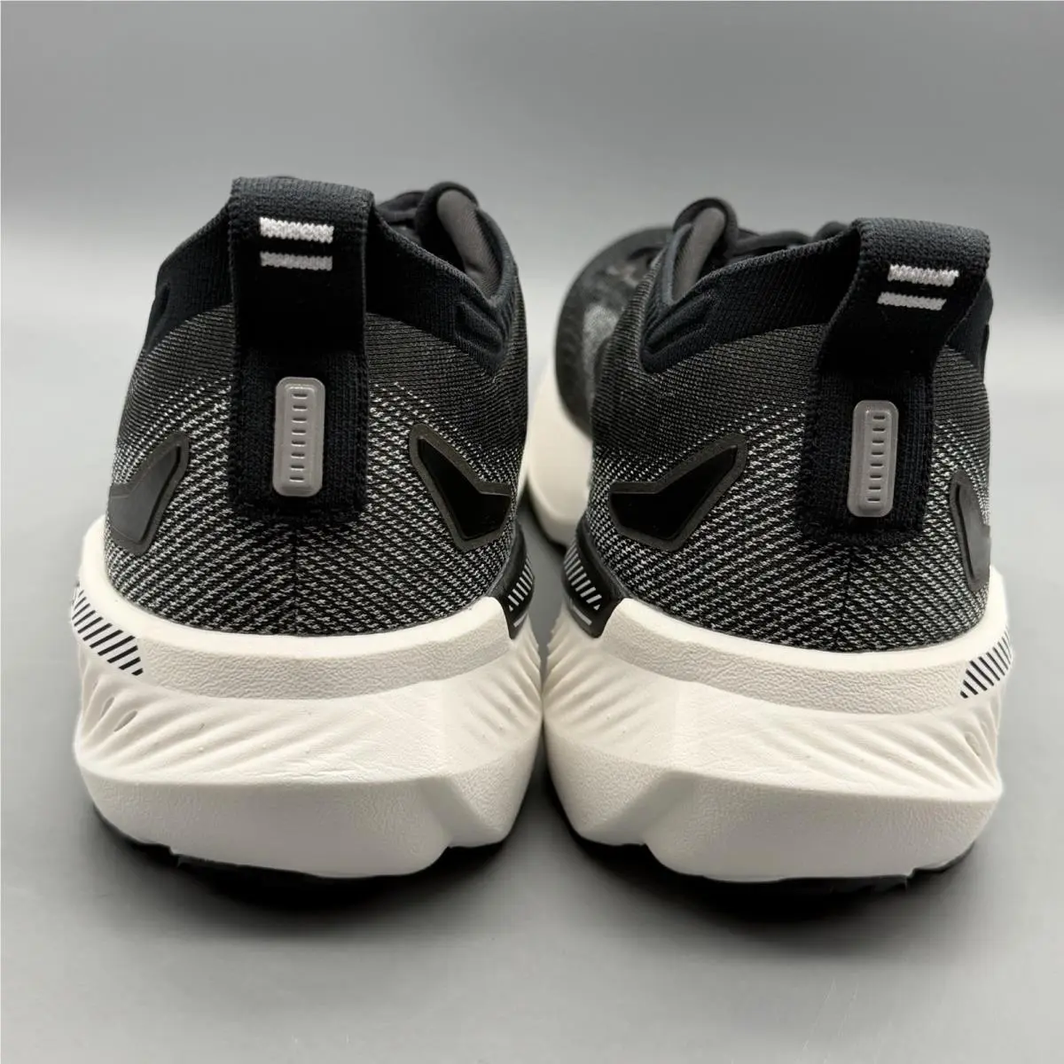 Brooks shoes - Glycerin GTS 23 - Glycerin GTS - 1105031D090 - Black 2