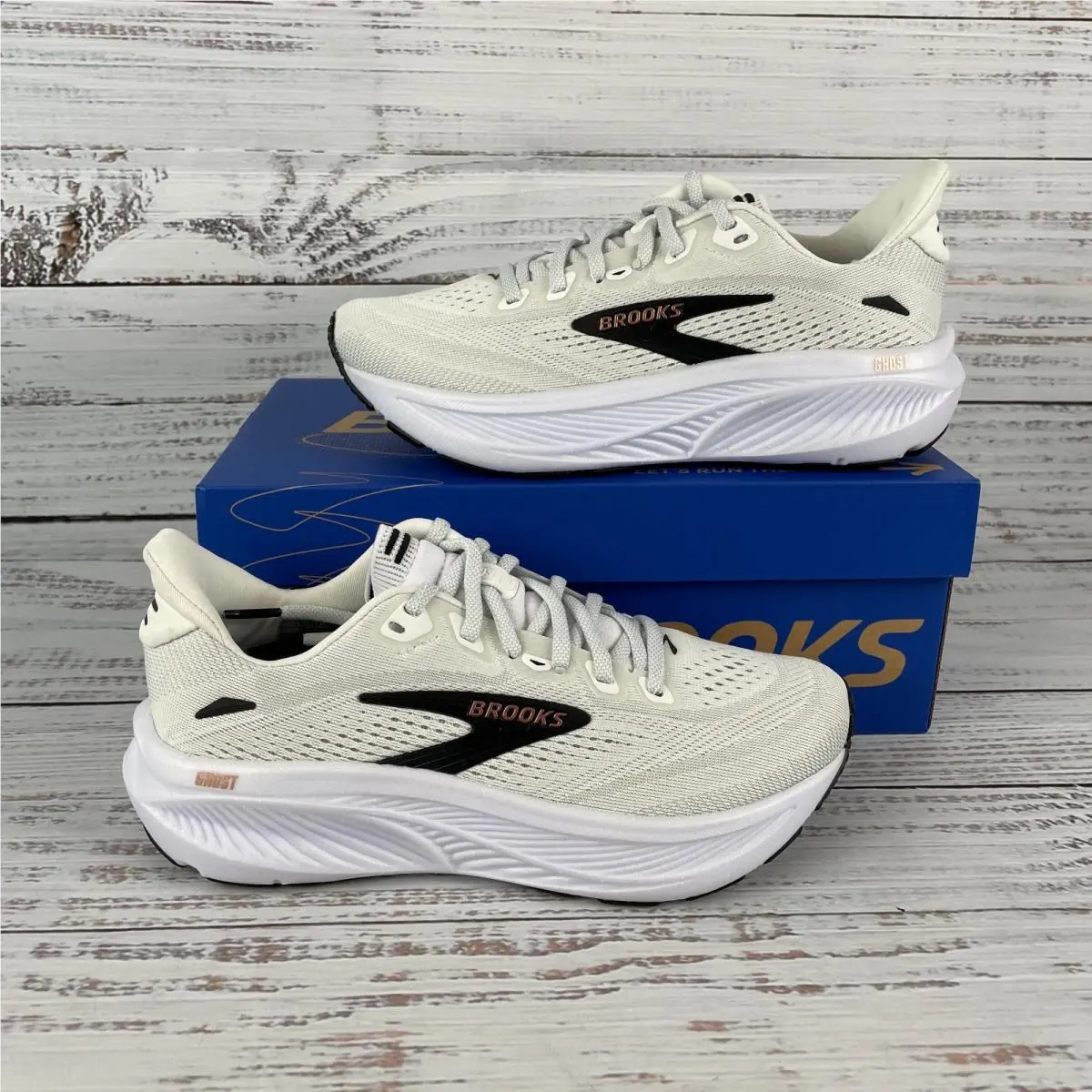 Brooks Ghost 18 Womens 6 B Running Shoes White Black Rose Gold