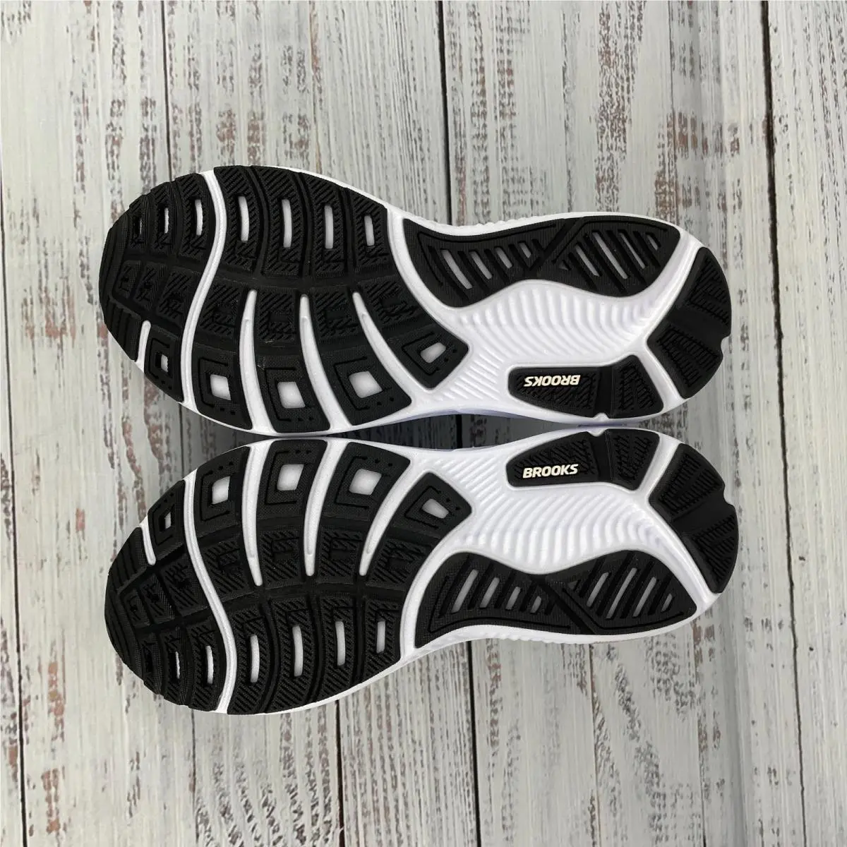 Brooks shoes - Brooks Ghost - Ghost - White (UPC: 195394872620) 6