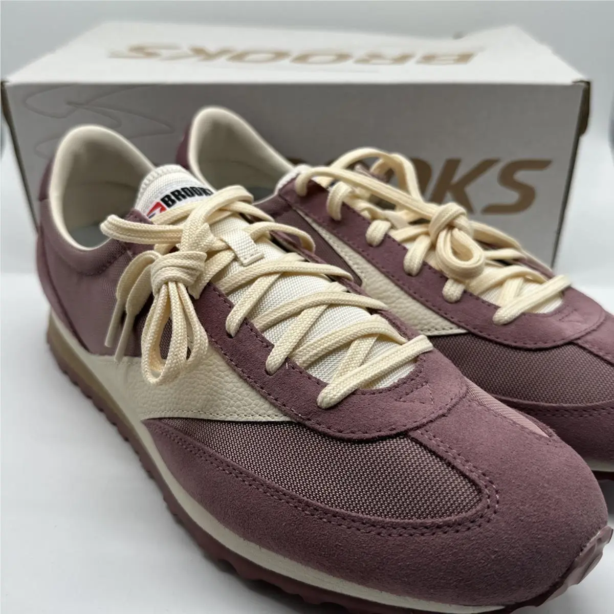 Size 14 Women- Brooks Vanguard Sneakers Grape Shake/eggnog/rose Brown Purple