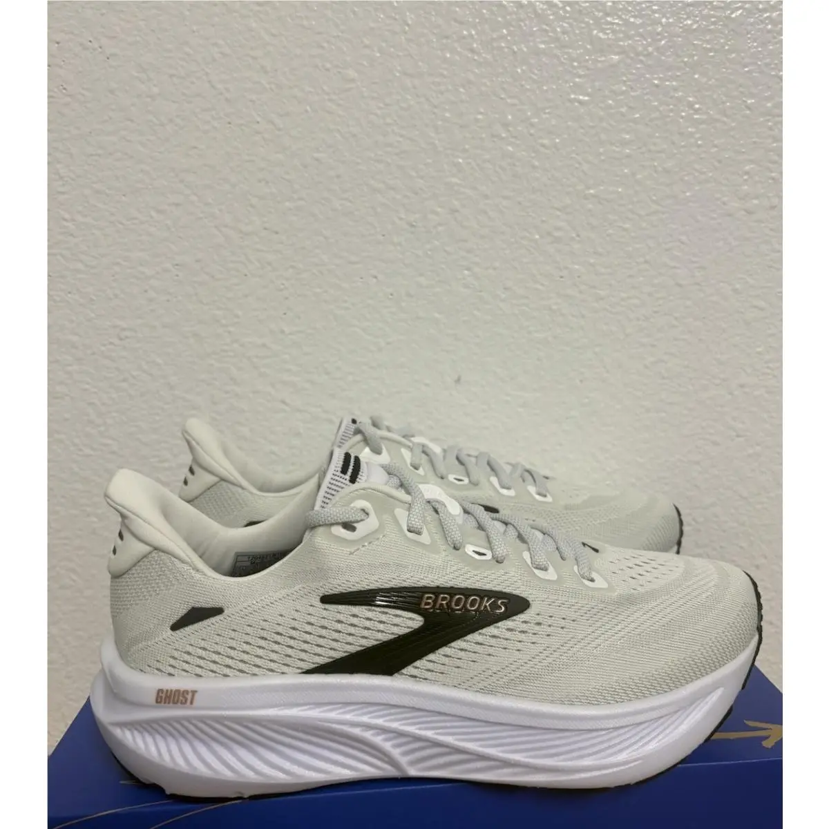 Brooks shoes - Ghost 18 - Ghost - White 1