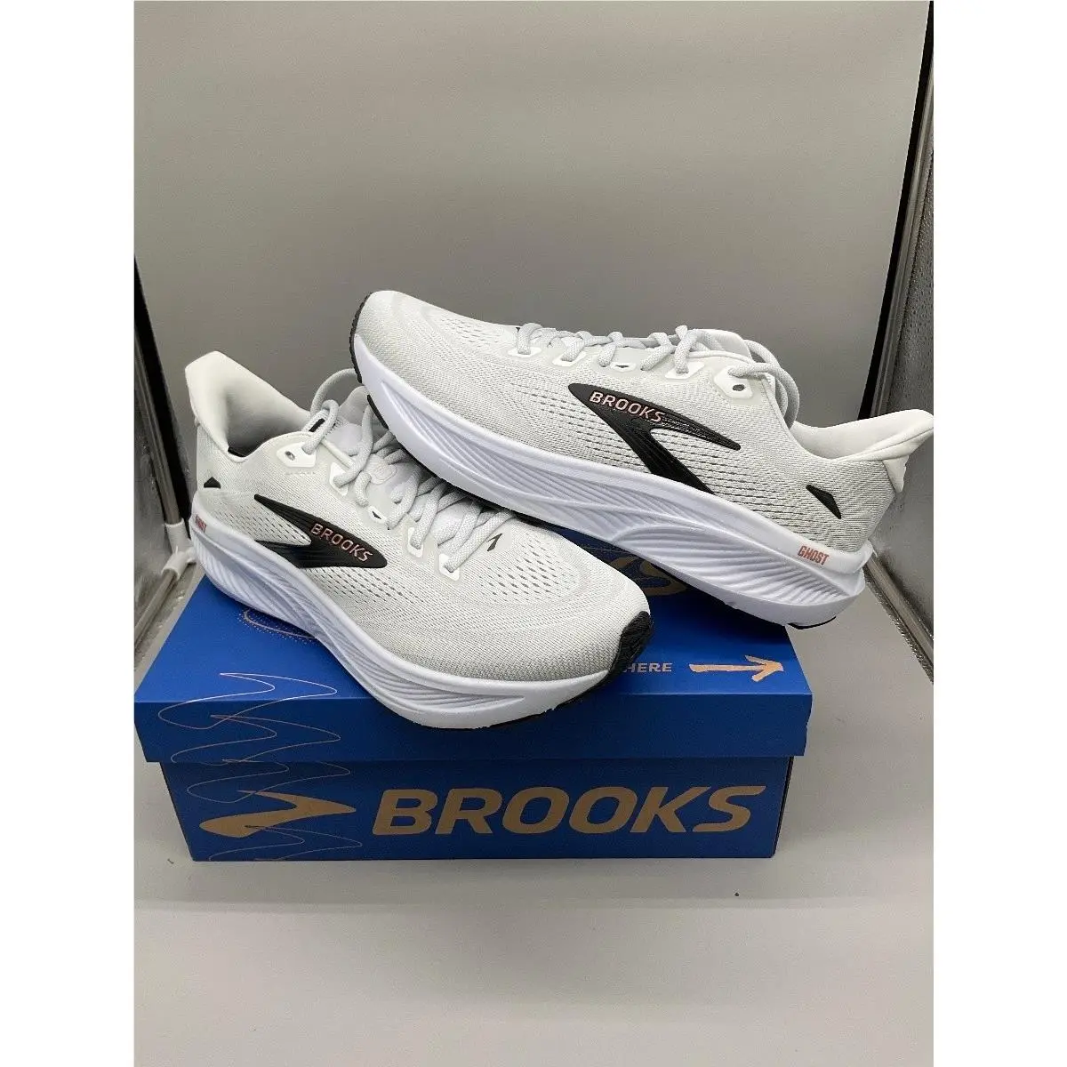 Brooks Ghost 18 Women`s Running Shoes White Size 11 Sneakers 120482 1B 105
