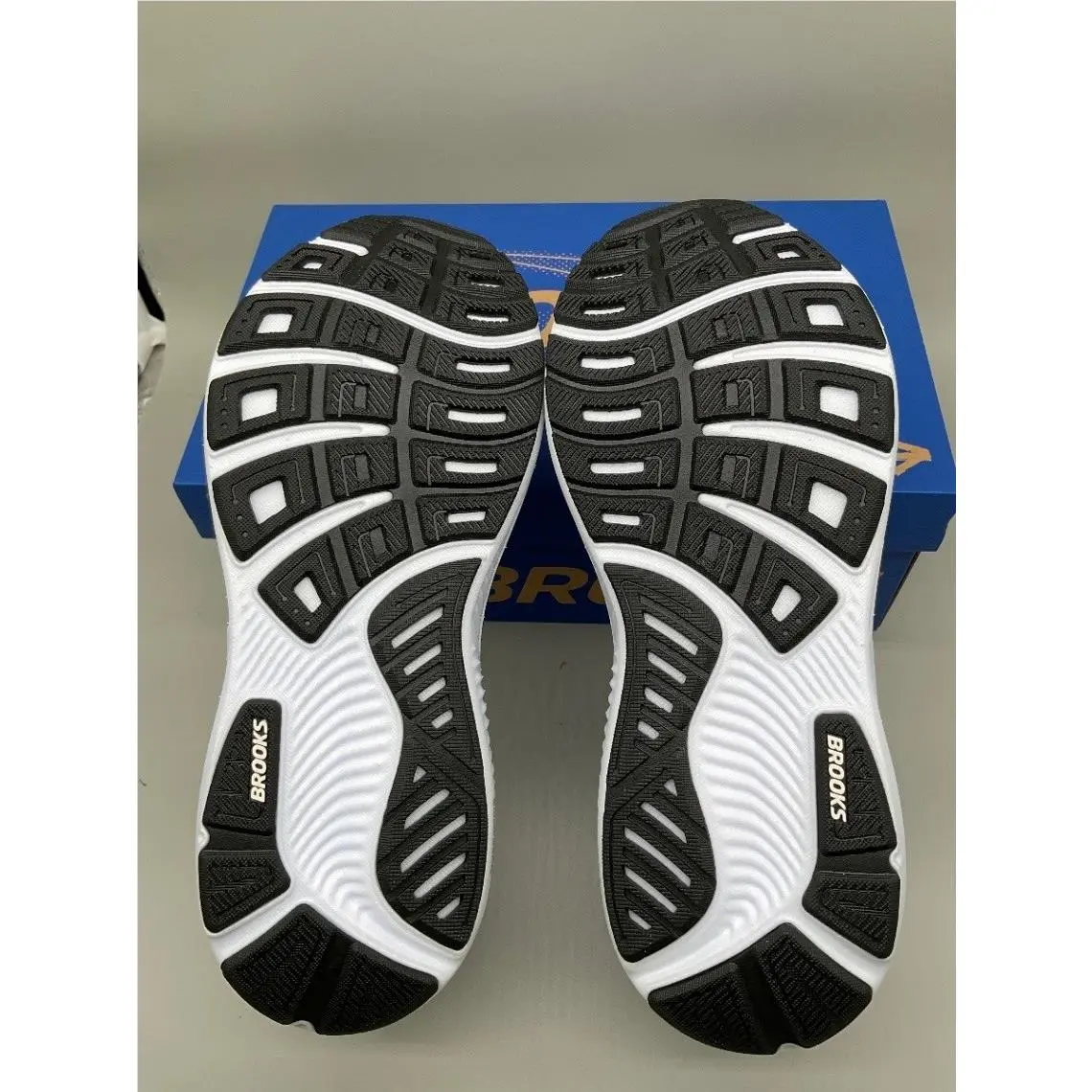 Brooks shoes - Ghost 18 - Ghost - White 3