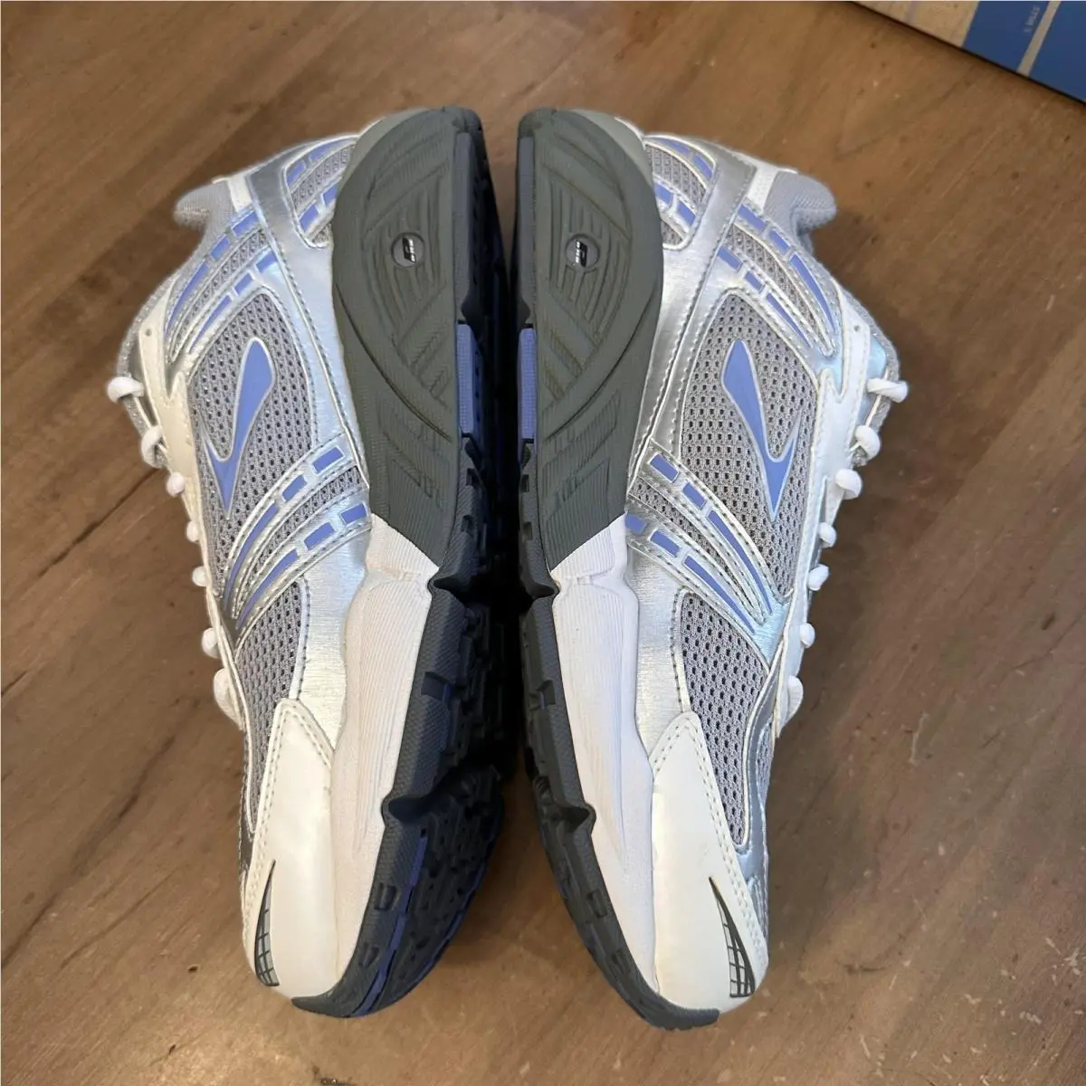 Brooks shoes - Unknown - Unknown - Silver 1