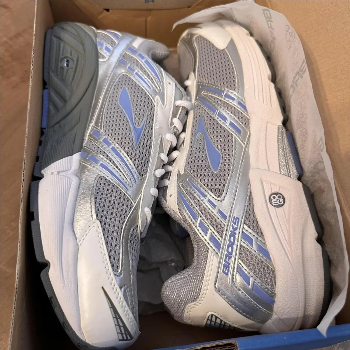 Brooks shoes - Unknown - Unknown - Silver 6