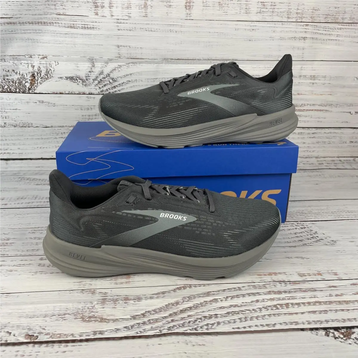 Brooks Revel 8 Mens 9.5 2E Wide Running Shoes Gray Primer Blackened Pearl