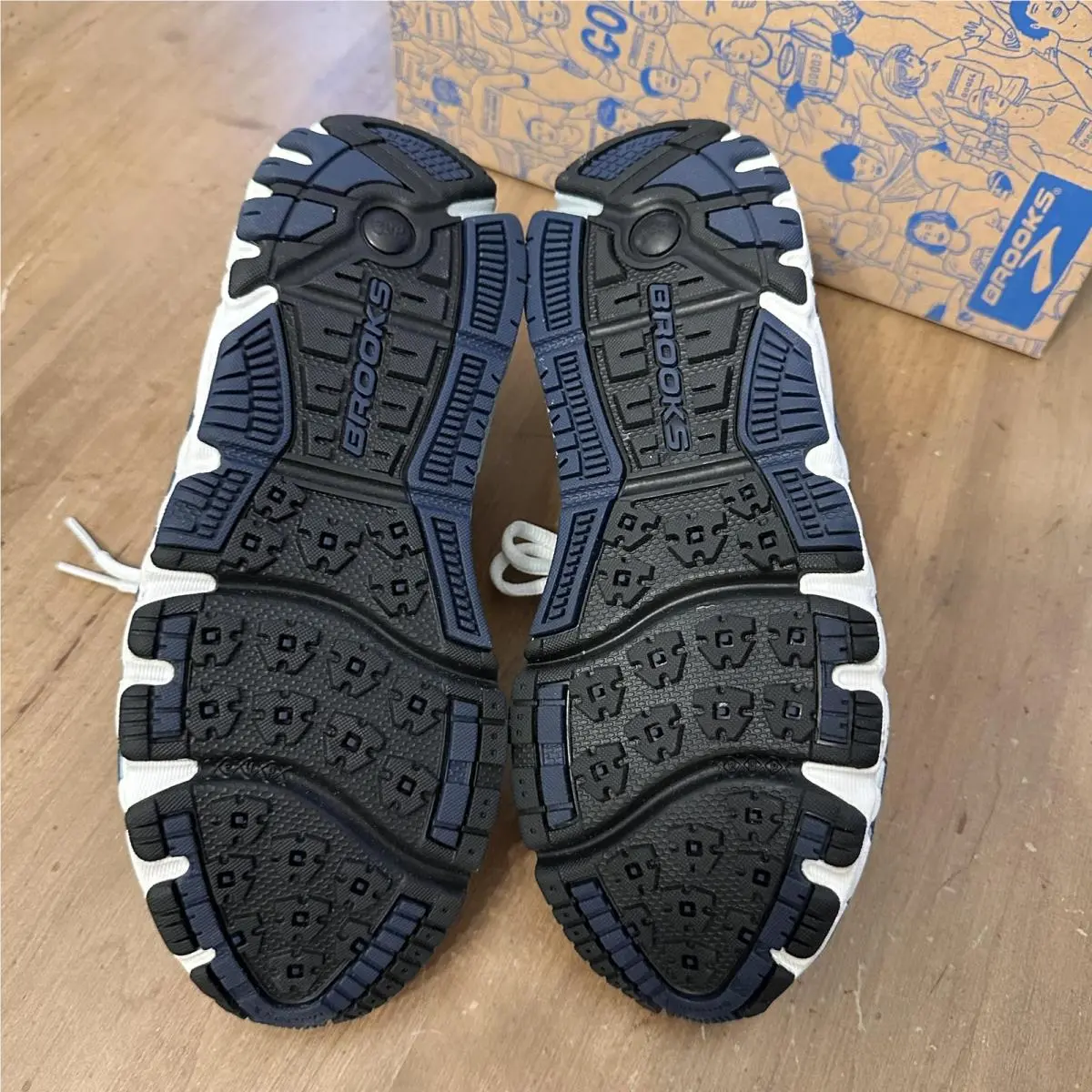 Brooks shoes - Brooks Addiction Walker 2 - Addiction Walker - 110100 1B 114 - Silver 3