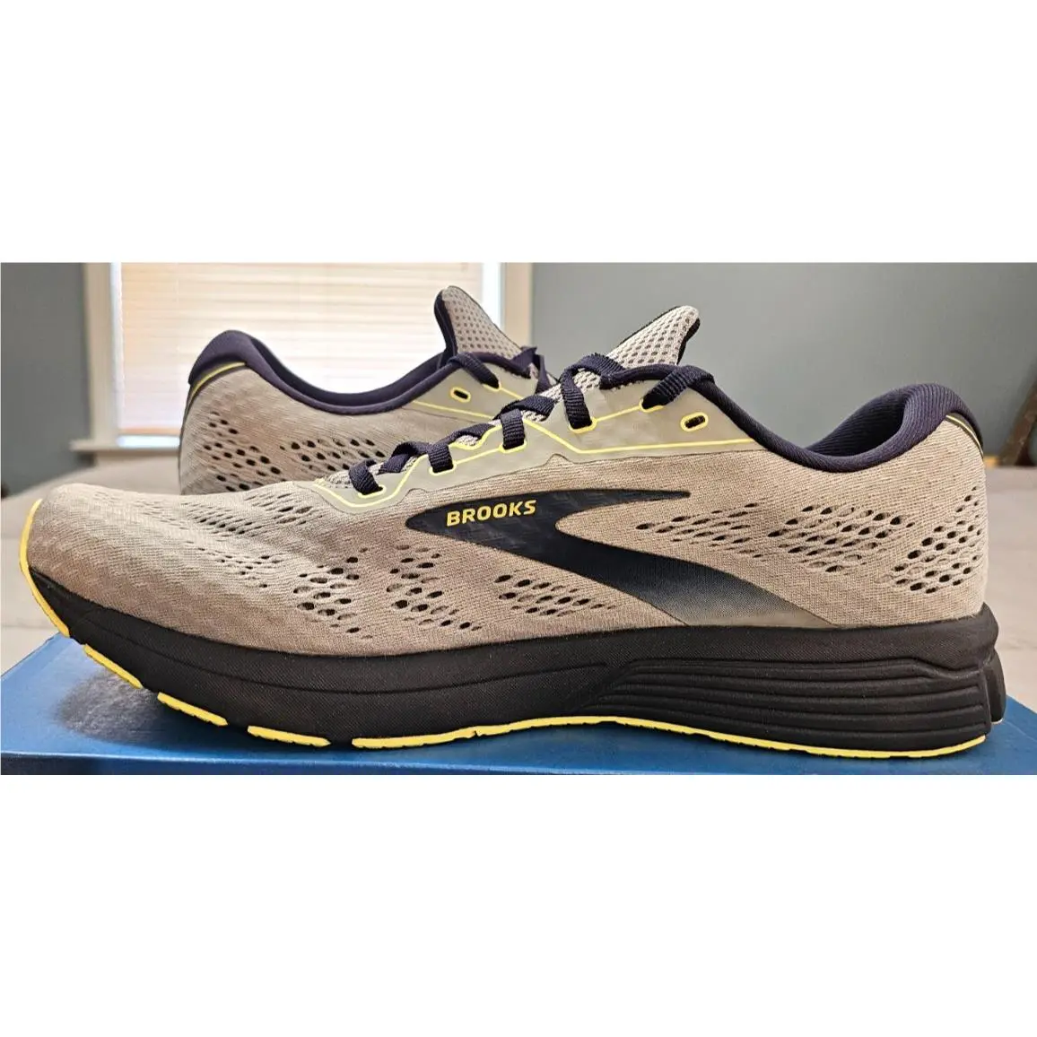 Brooks shoes - Brooks Anthem 4 - Anthem - 1103531D072 - Gray 6