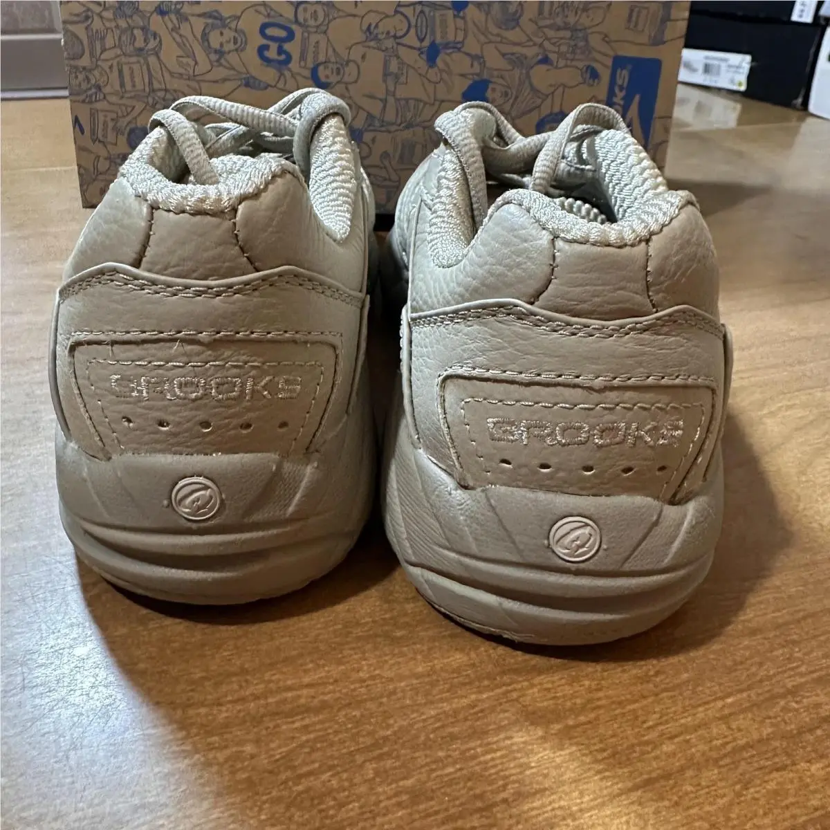 Brooks shoes - Unknown - Unknown - 120032 2A 121 - Beige 4
