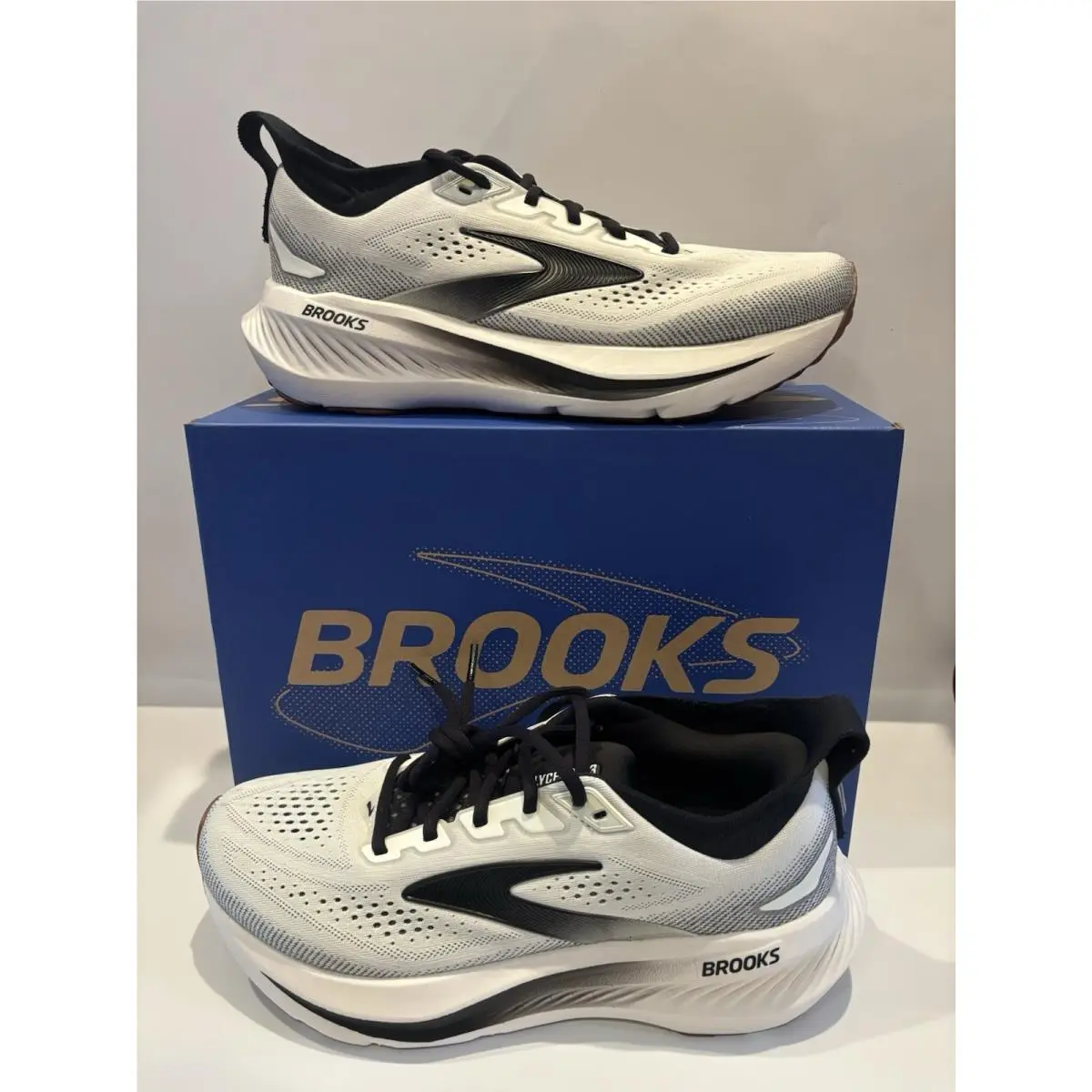 Brooks Men’s Glycerin 23 Size 8.5 Medium/ D