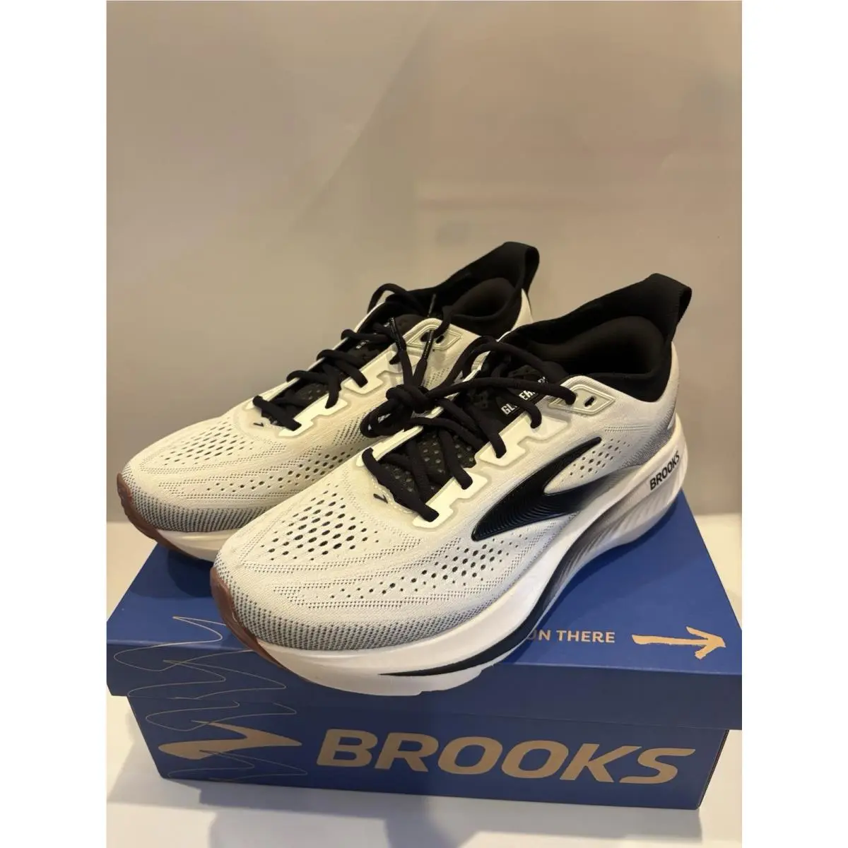 Brooks shoes - Brooks Glycerin 23 - Glycerin - White / Black/ Gum 1