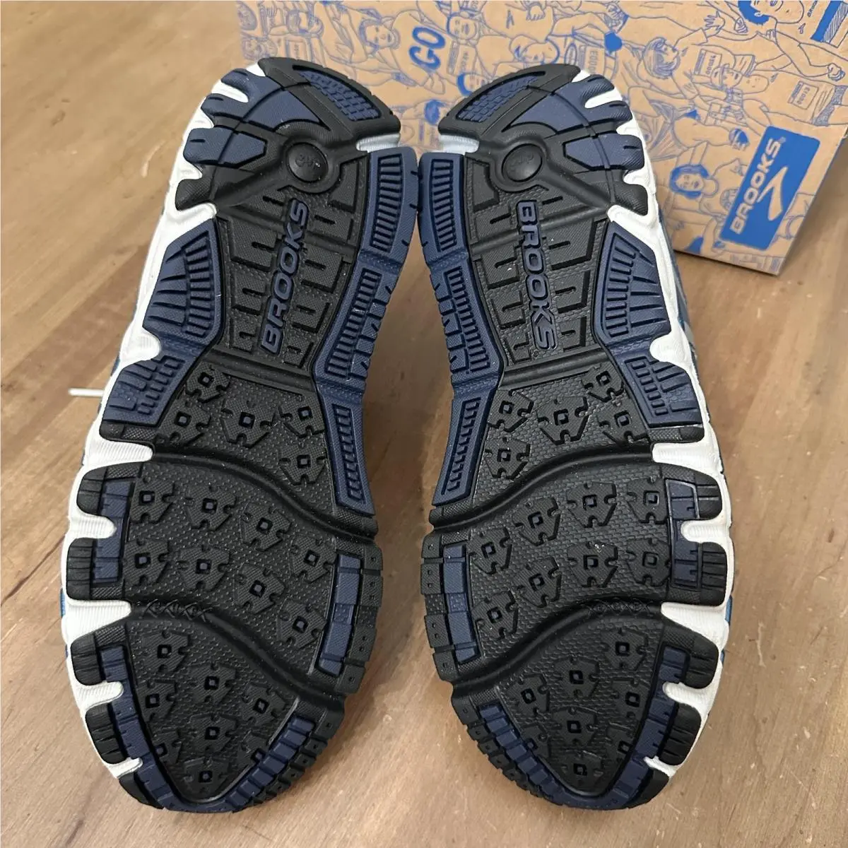 Brooks shoes - Brooks Addiction 10 - Addiction - Gray 3