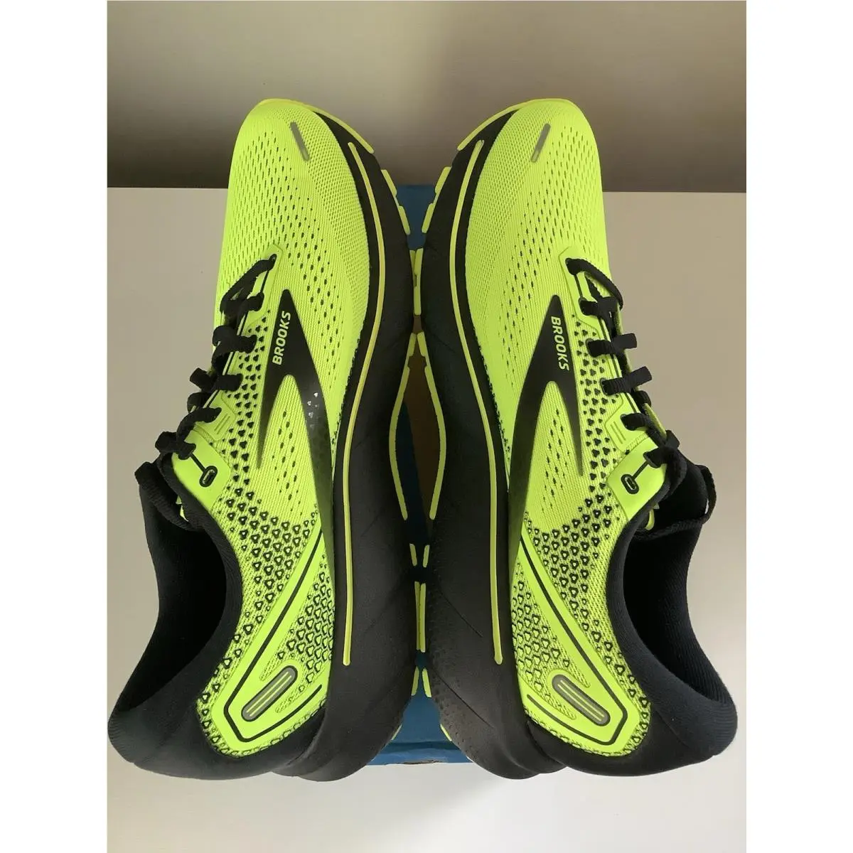 Brooks shoes - Brooks Ghost 14 - Ghost - Yellow 1