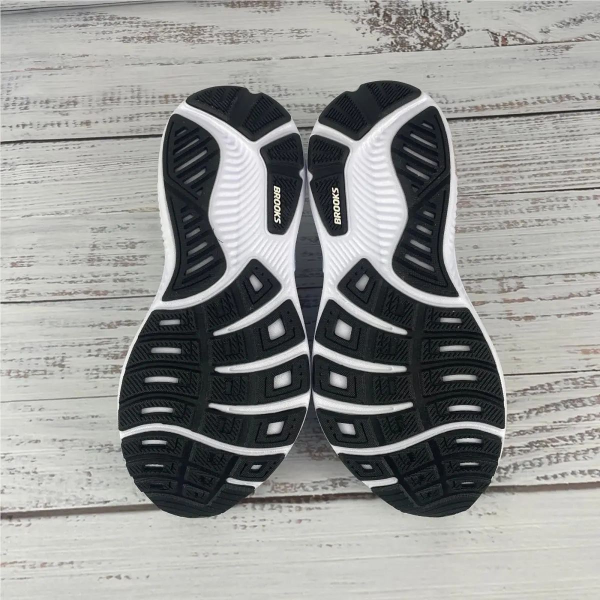 Brooks shoes - Brooks Ghost - Ghost - White (UPC: 195394872460) 6