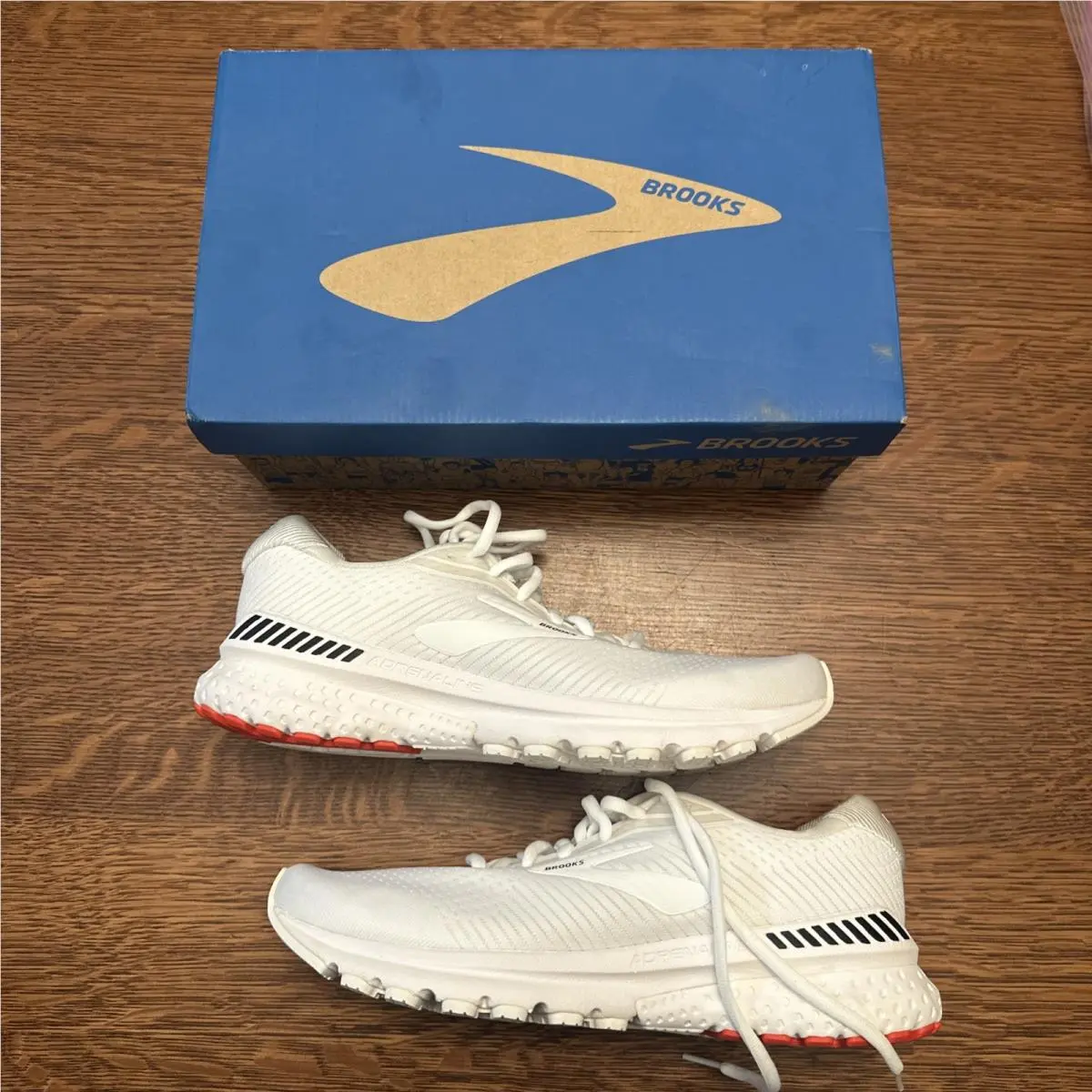 Size 9 - Brooks Mens Adrenaline Gts 20 Running Shoe -width D - White