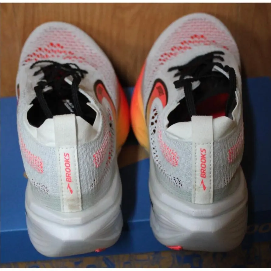 Brooks shoes - White 1