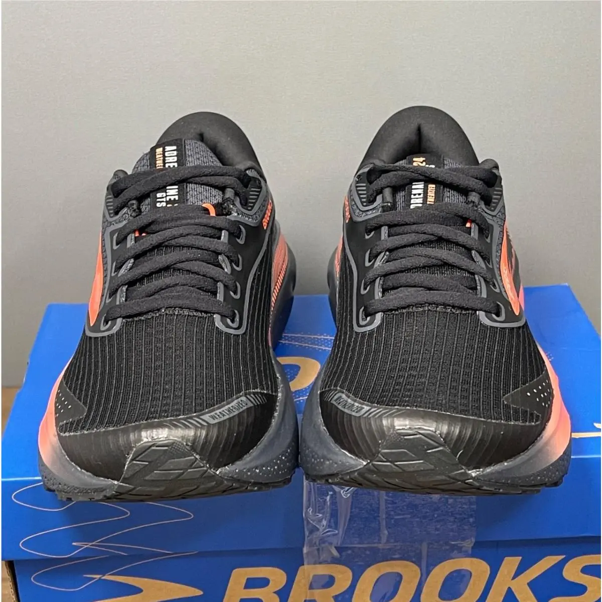 Brooks shoes - Brooks Adrenaline GTS 24 - Adrenaline GTS - Black 1