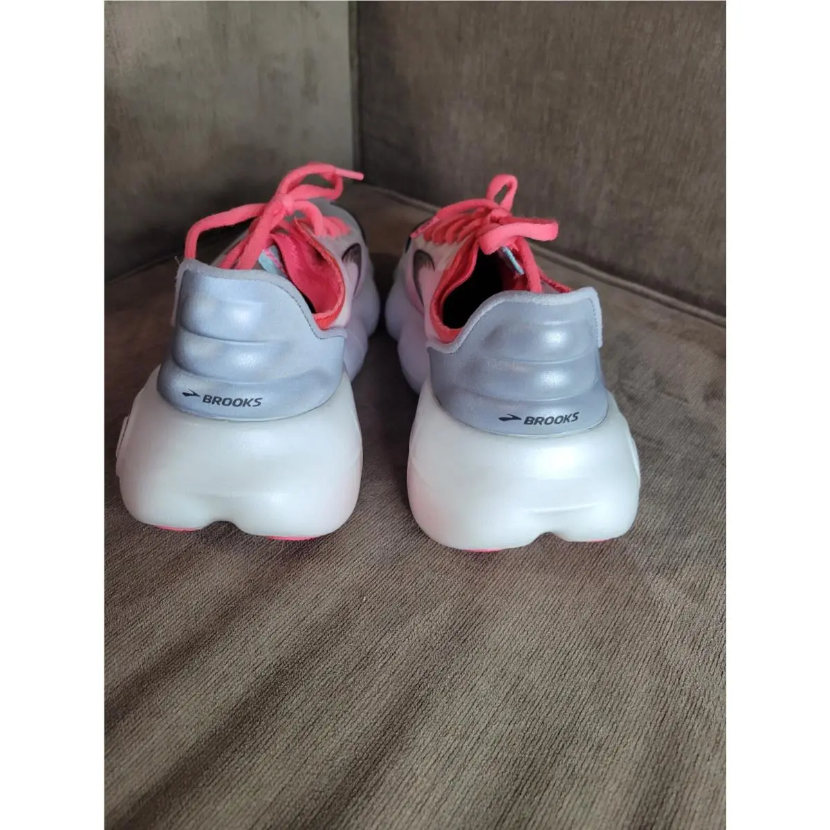 Brooks shoes - Brooks Aurora - Aurora - 1203541B068 - Grey/Coral/Black, Manufacturer: Grey/Coral/Black (UPC: 190340948244) 2