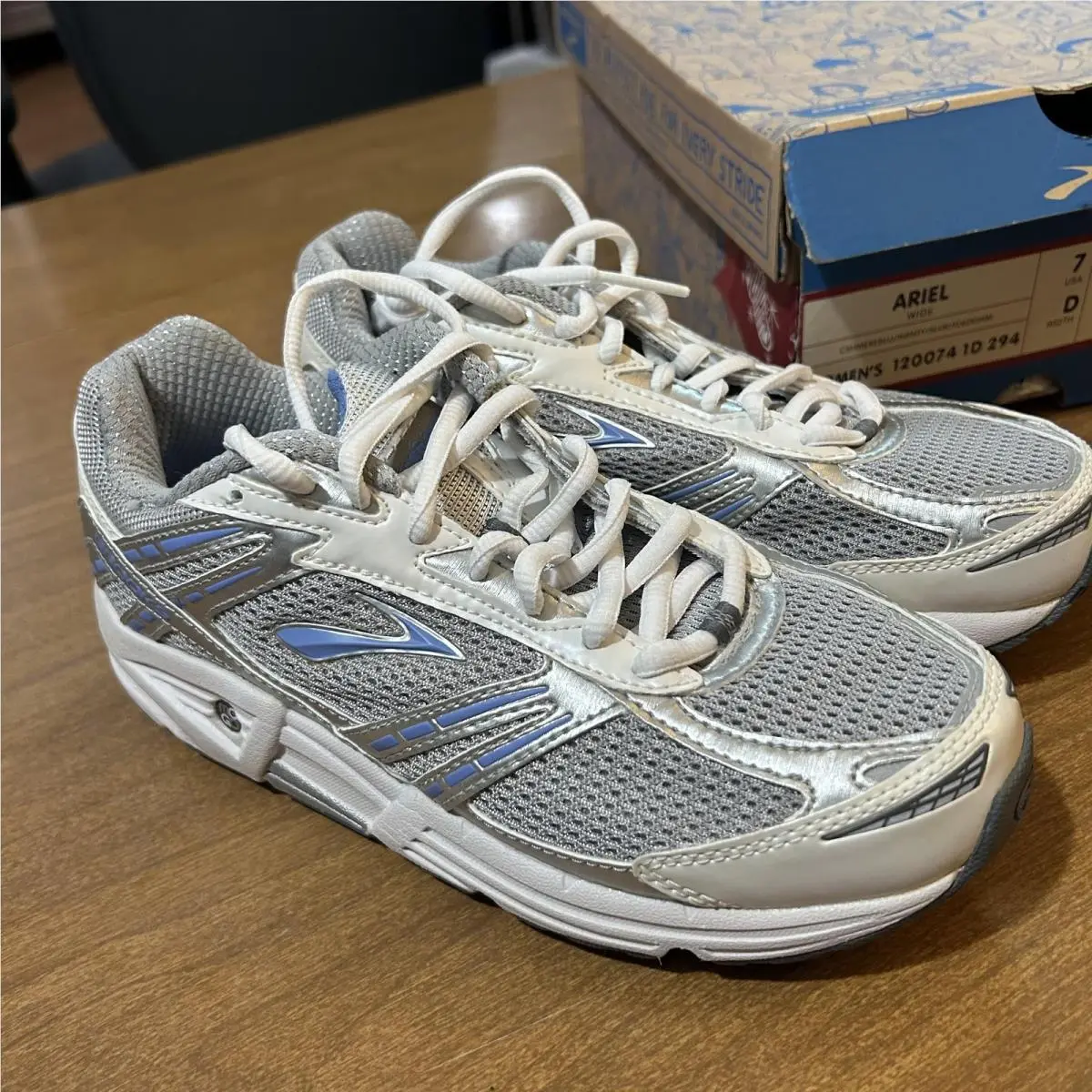 Brooks shoes - Brooks Ariel - Ariel - 120074 1D 294 - Silver 1