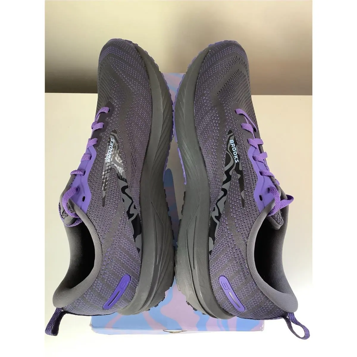 Brooks shoes - Black 1