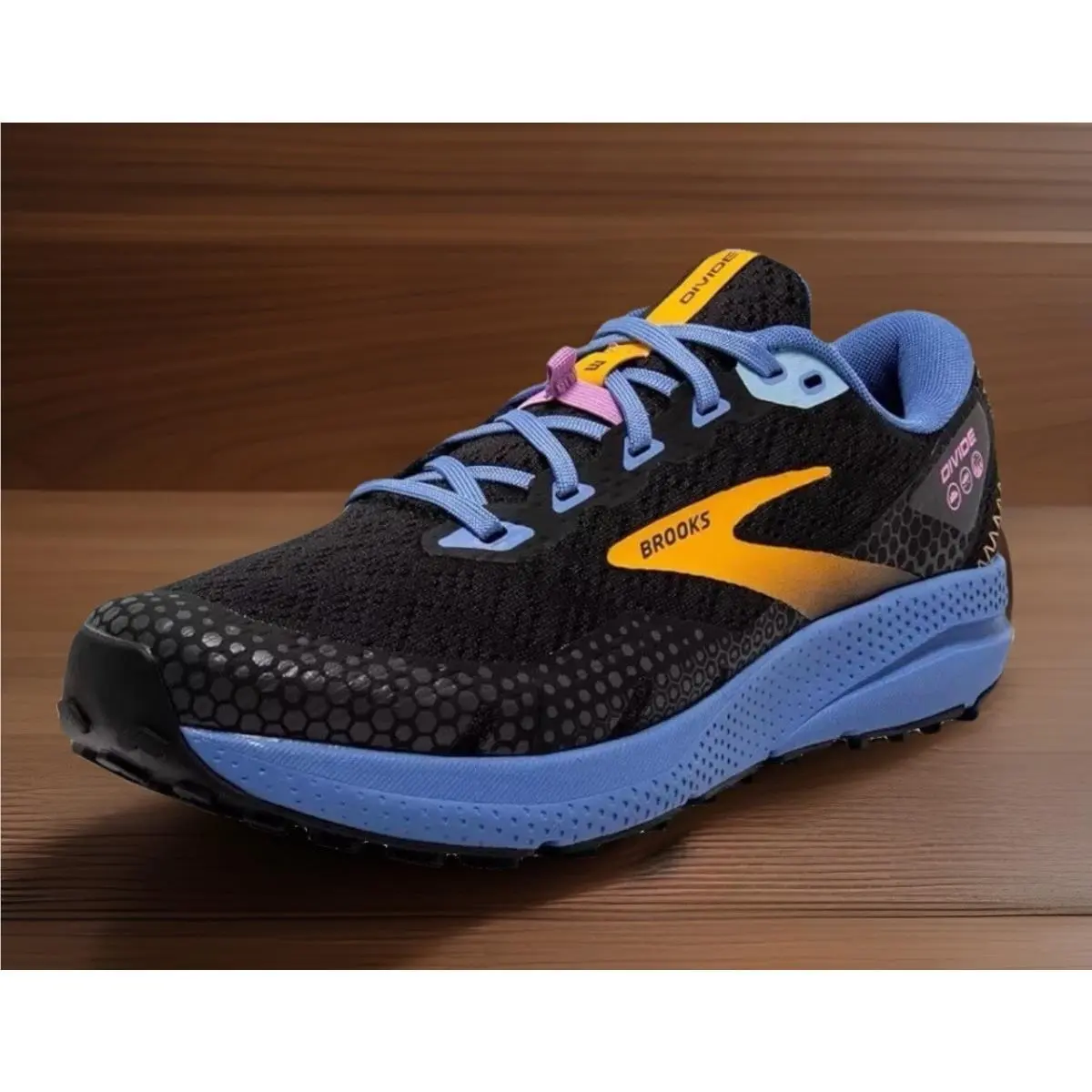 Brooks Divide Outdoor All Terrain Trail Run Shoes Black Yellow Womens 6.5