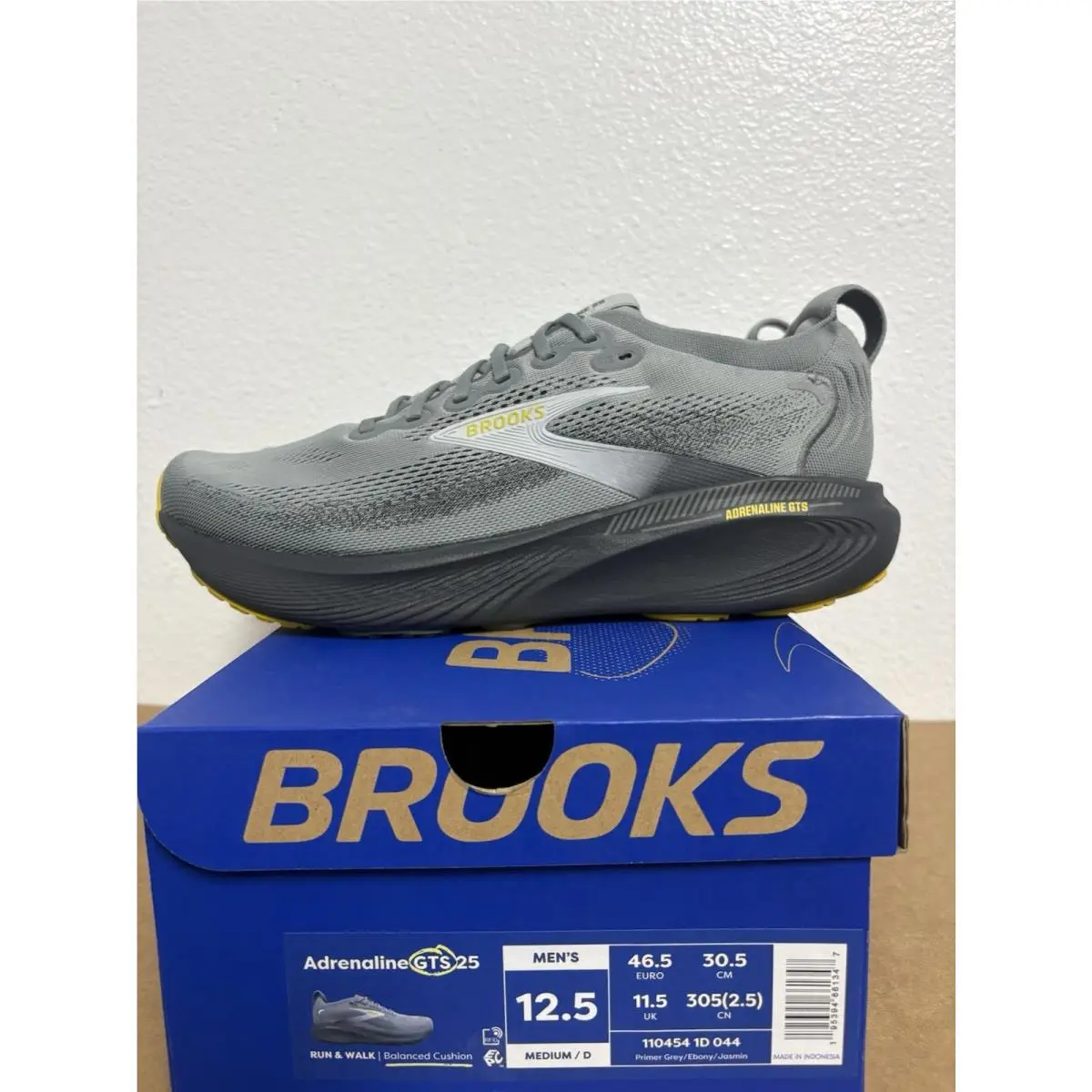 Brooks Men’s Adrenaline Gts 25 Running Sneakers Color Grey/ebony Size 12.5