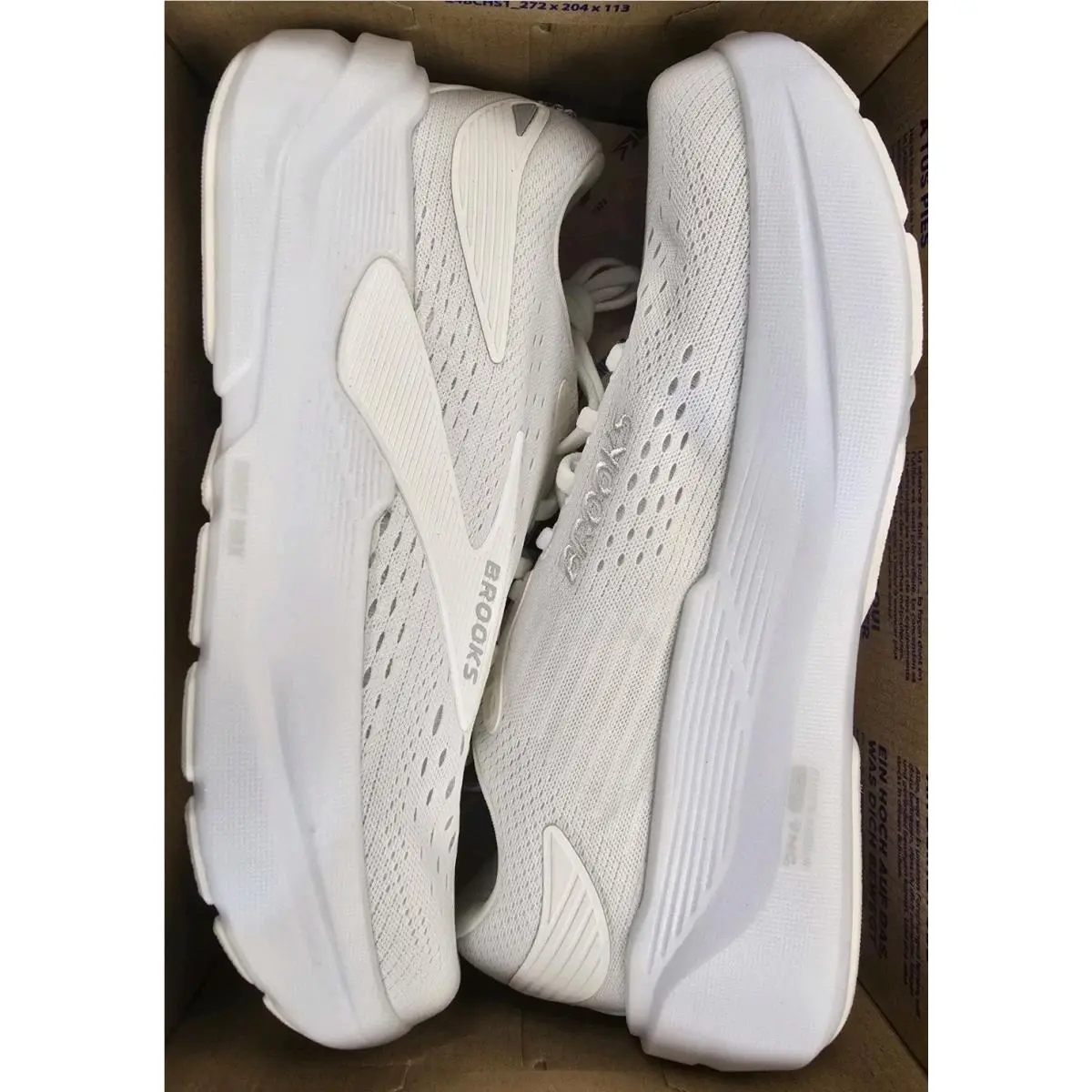Brooks Ghost Max 3 Women`s Mesh Sneakers White Grey Neutral 120457 1D 142 Size 7