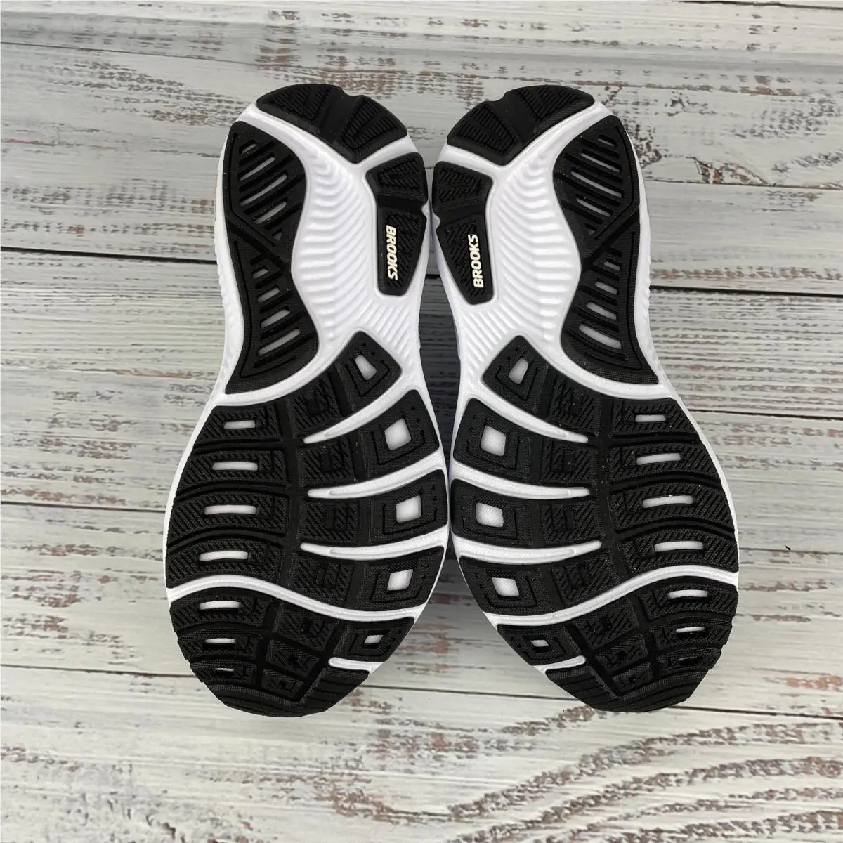 Brooks shoes - Brooks Ghost - Ghost - White (UPC: 195394872507) 7