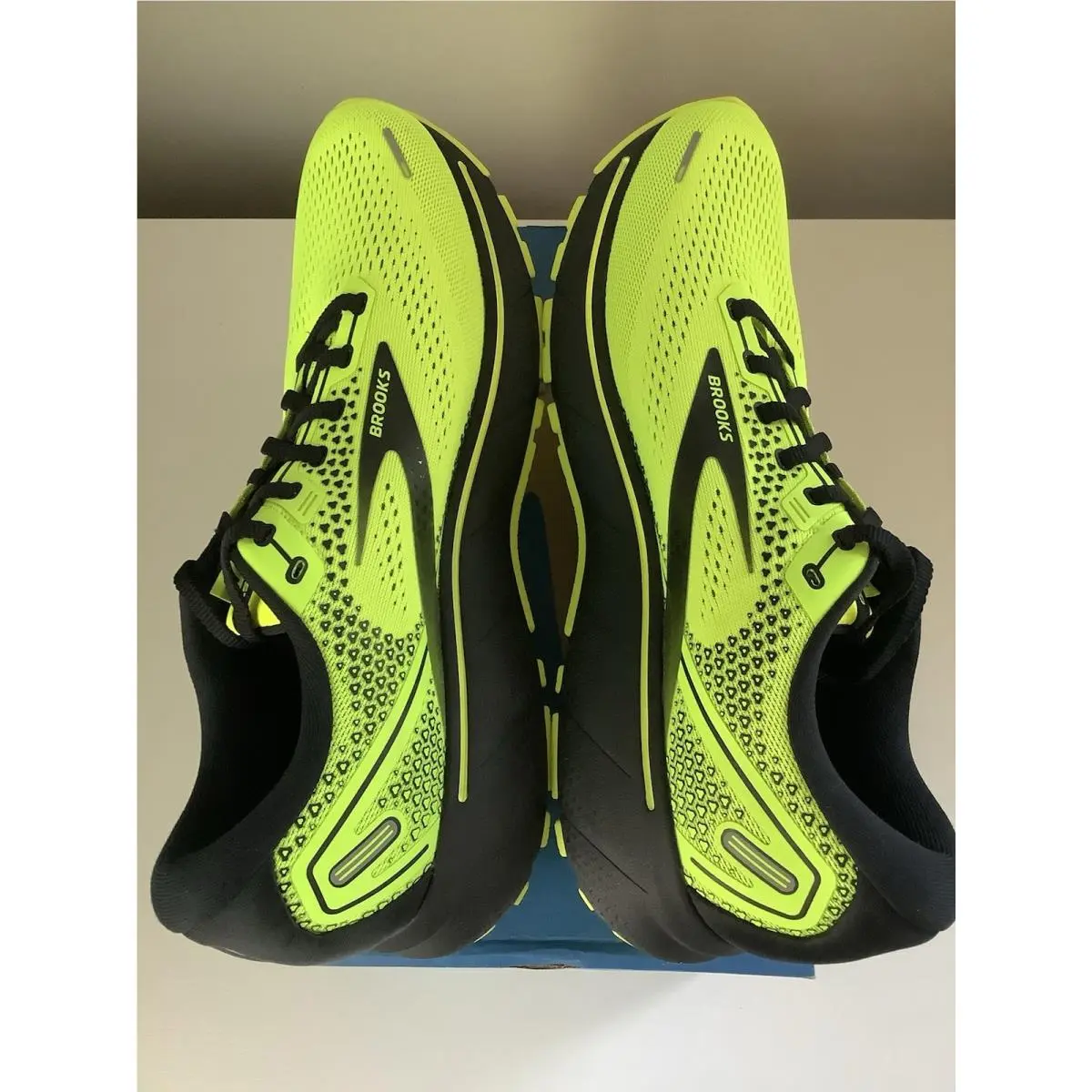 Brooks shoes - Brooks Ghost 14 - Ghost - Yellow 1