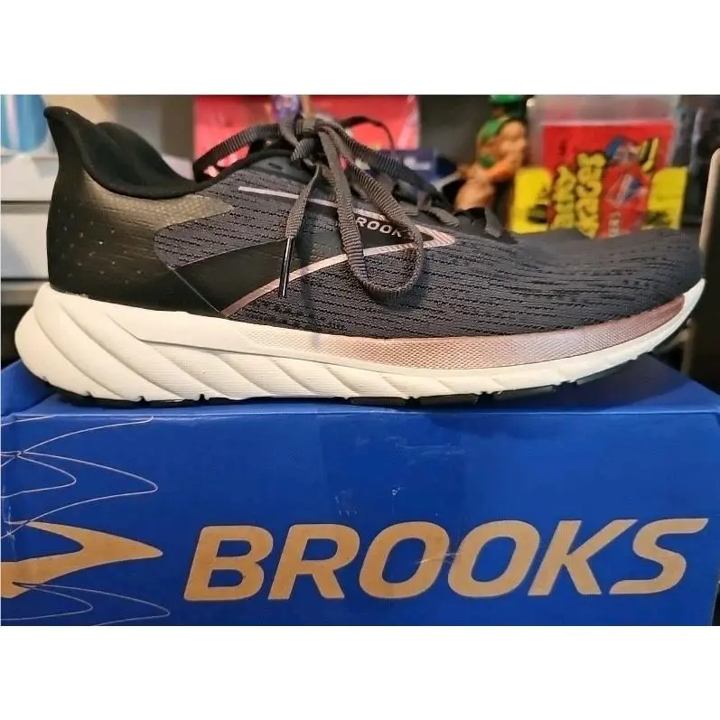 Woman`s Athleisure Brooks Anthem 7.5 Running Shoe Blk/grey/rose Gold