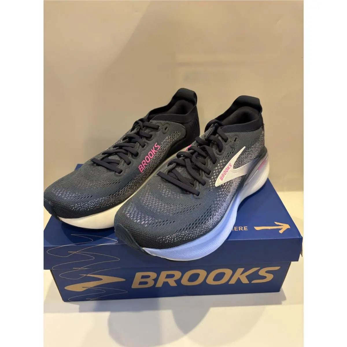 Brooks shoes - Brooks Adrenaline GTS 25 - Adrenaline GTS - Spellbound / Blazing Bell / Pink 1
