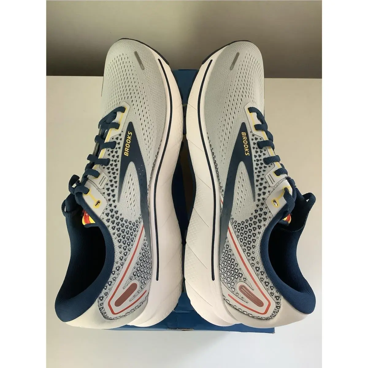 Brooks shoes - Brooks Ghost 14 - Ghost - Multicolor 1