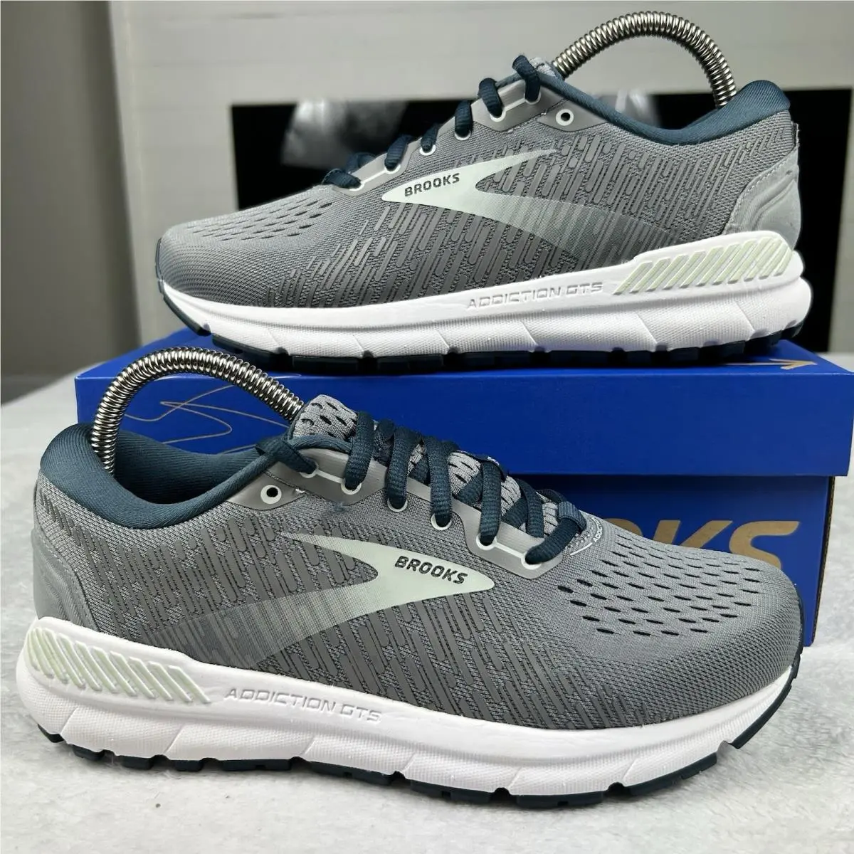 Brooks shoes - Brooks Addiction GTS 15 - Addiction GTS - 120352 - Gray (UPC: 190340943218) 0