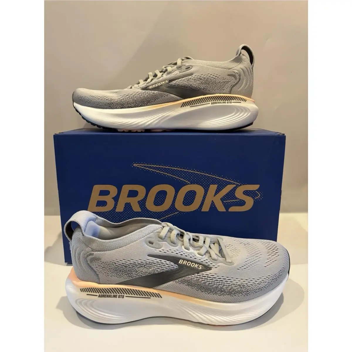 Brooks Women’s Adrenaline Gts 25 Size 9 Medium/ D