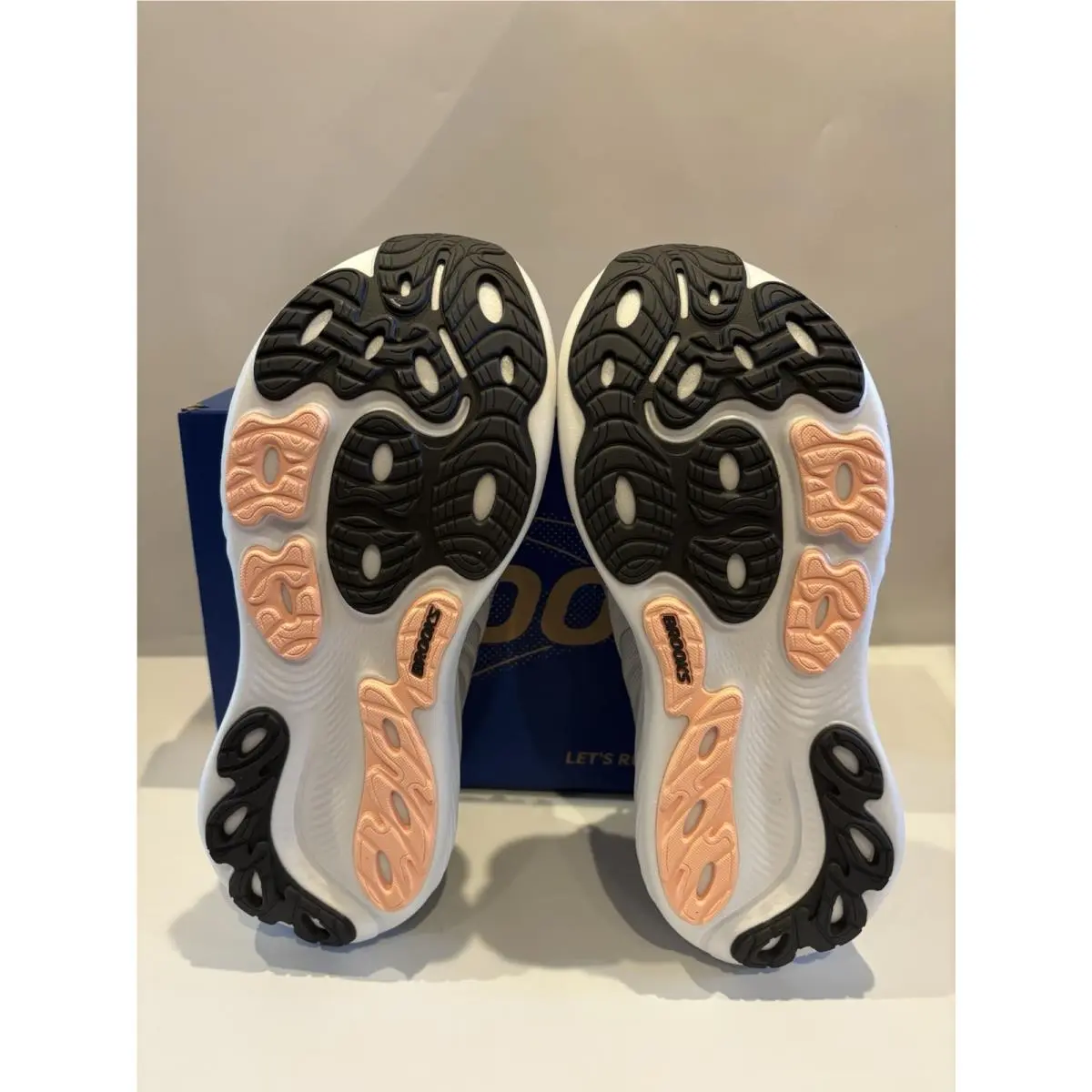 Brooks shoes - Brooks Adrenaline GTS 25 - Adrenaline GTS - Grwy/ Blackened Pearl / Coral 3