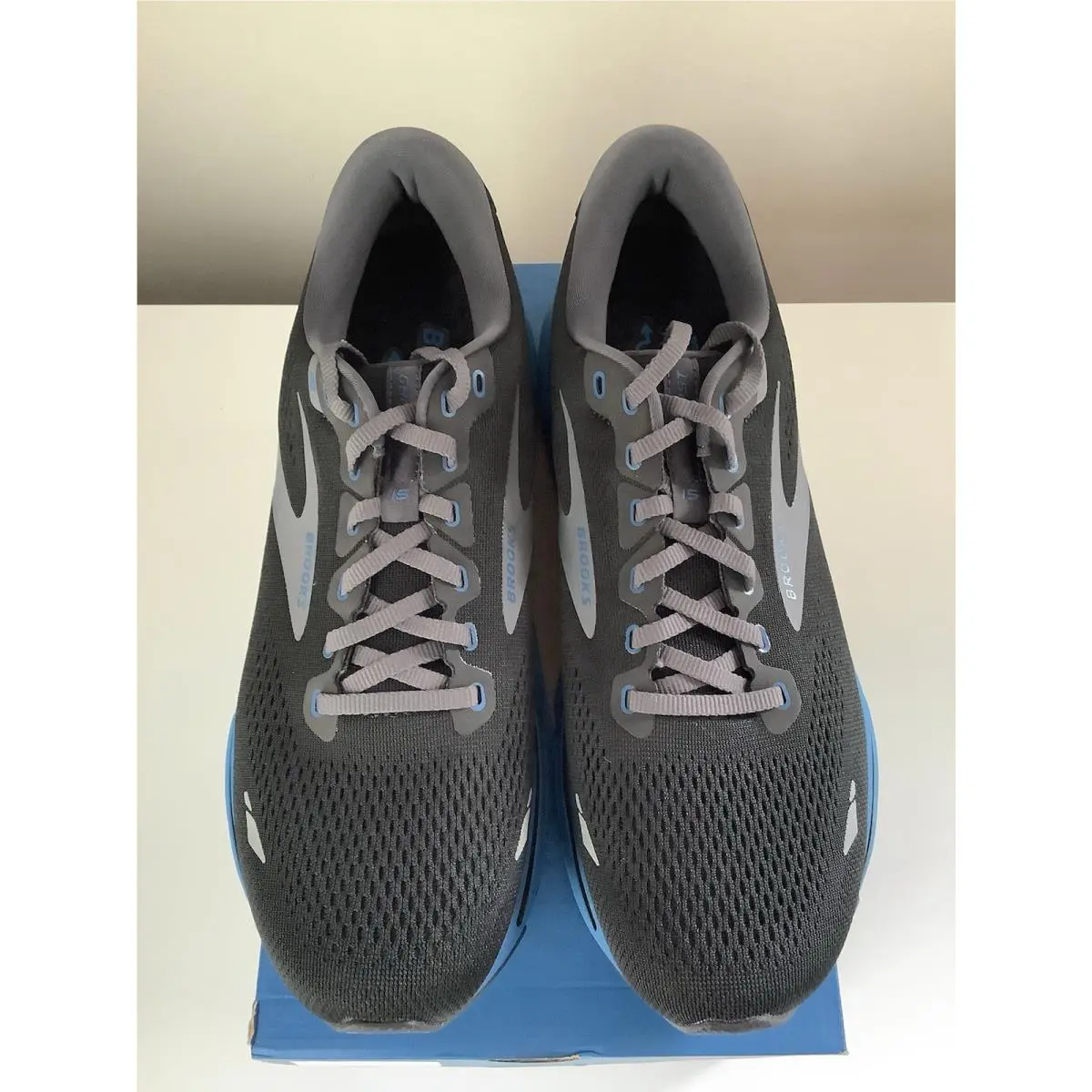 Brooks shoes - Black 2