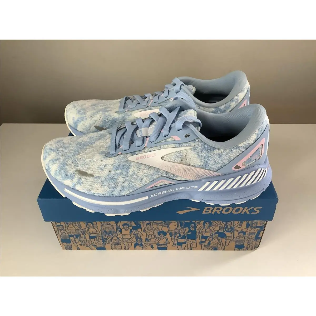 Brooks Adrenaline Gts 23 Women’s Running Shoes - Blue/white - Sz 7