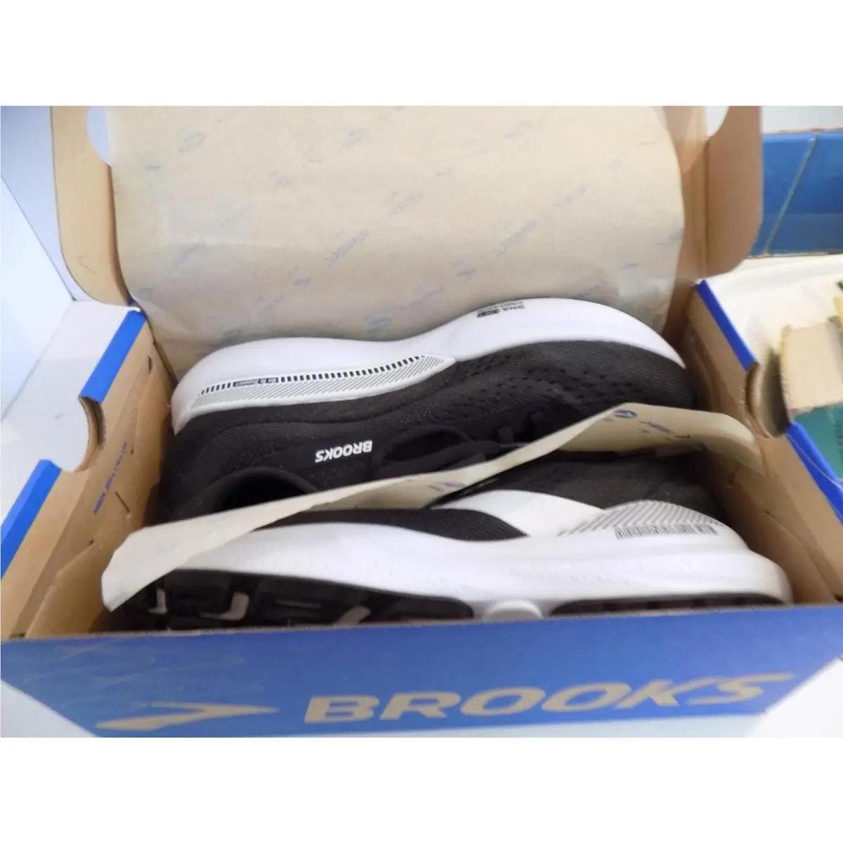 Brooks Adrenaline Gts Running Shoes Men’s 7.5 Wide – Black/white – – Ne