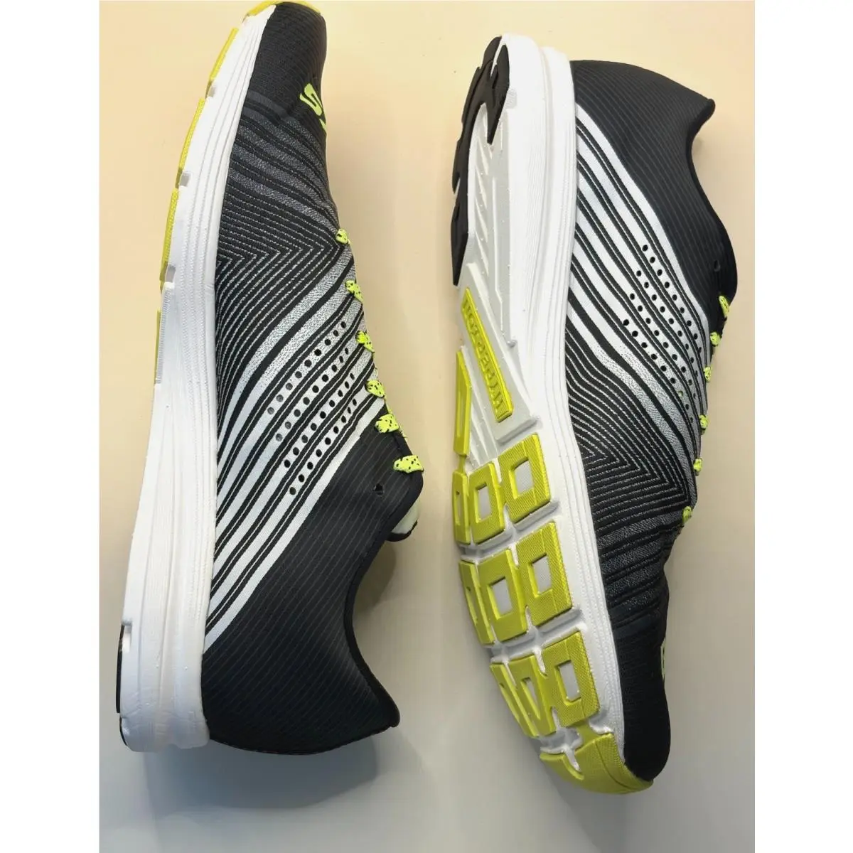 Brooks shoes - Brooks Hyperion - Hyperion - 1102340 1D 083 - Black (UPC: 762052682336) 3