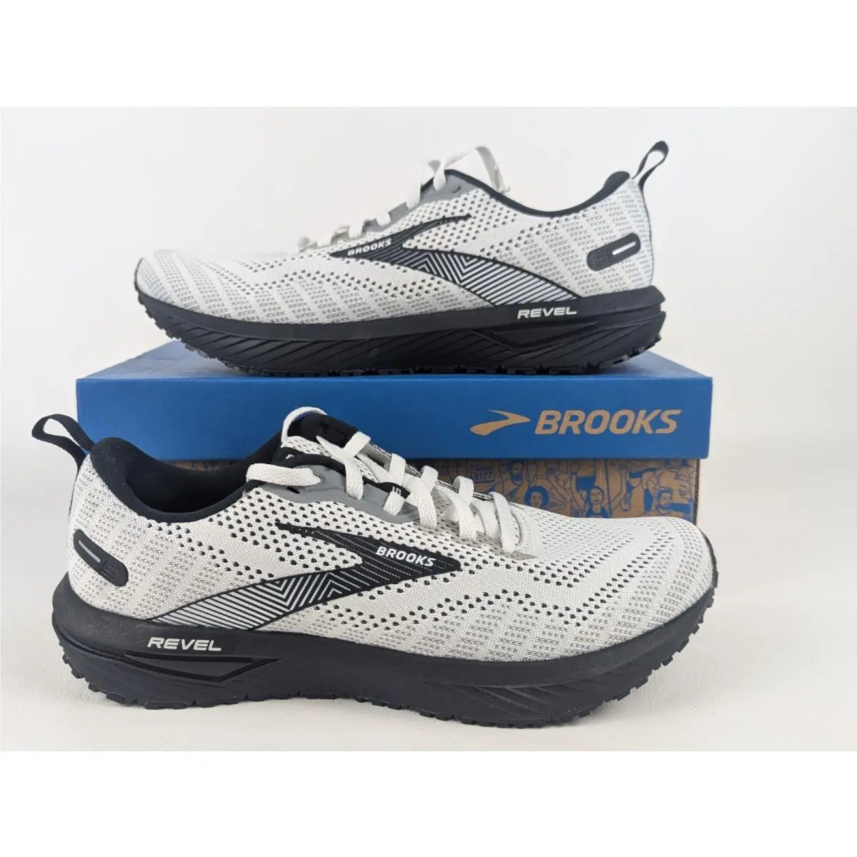 Brooks Revel 6 Neutral Black White Running Trainer 1203861B121 Women`s Size 9.5