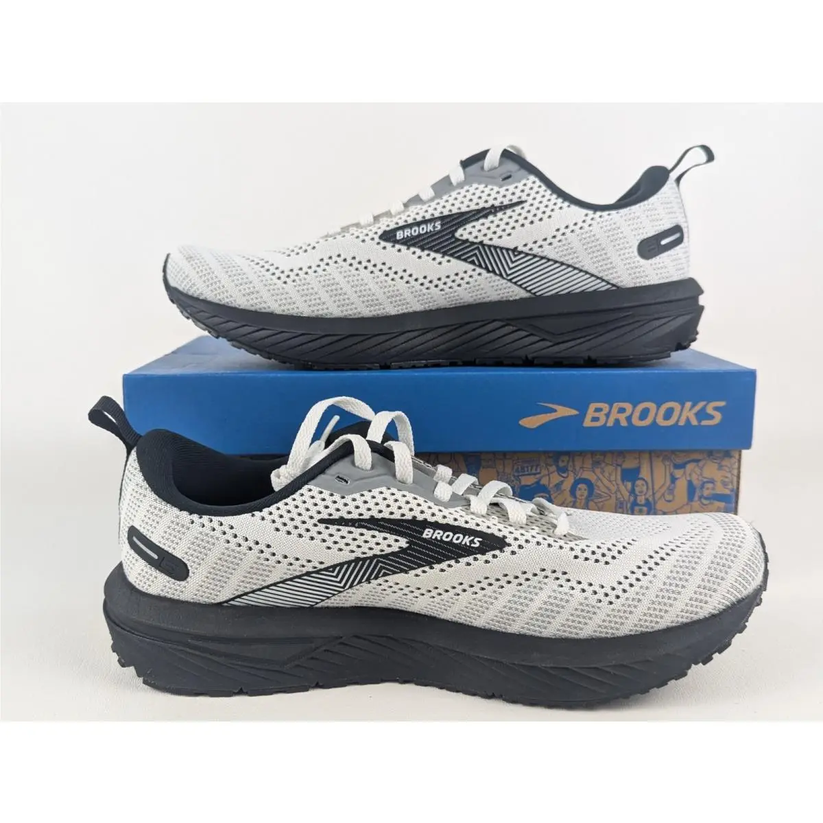 Brooks shoes - Brooks Revel 6 - Revel - 120386-1B-121 - White 0